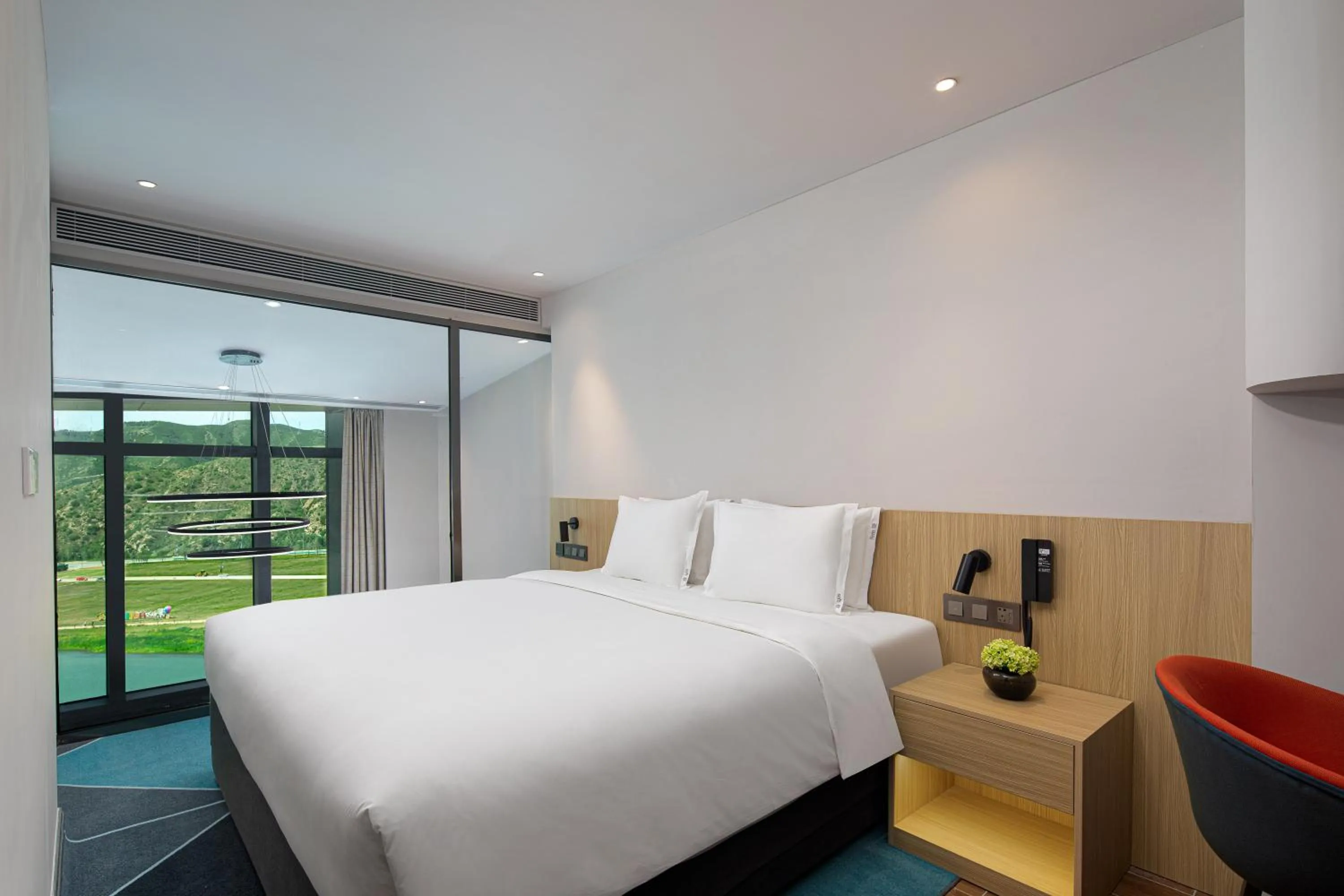 Bedroom, Bed in Holiday Inn Express Chongli by IHG