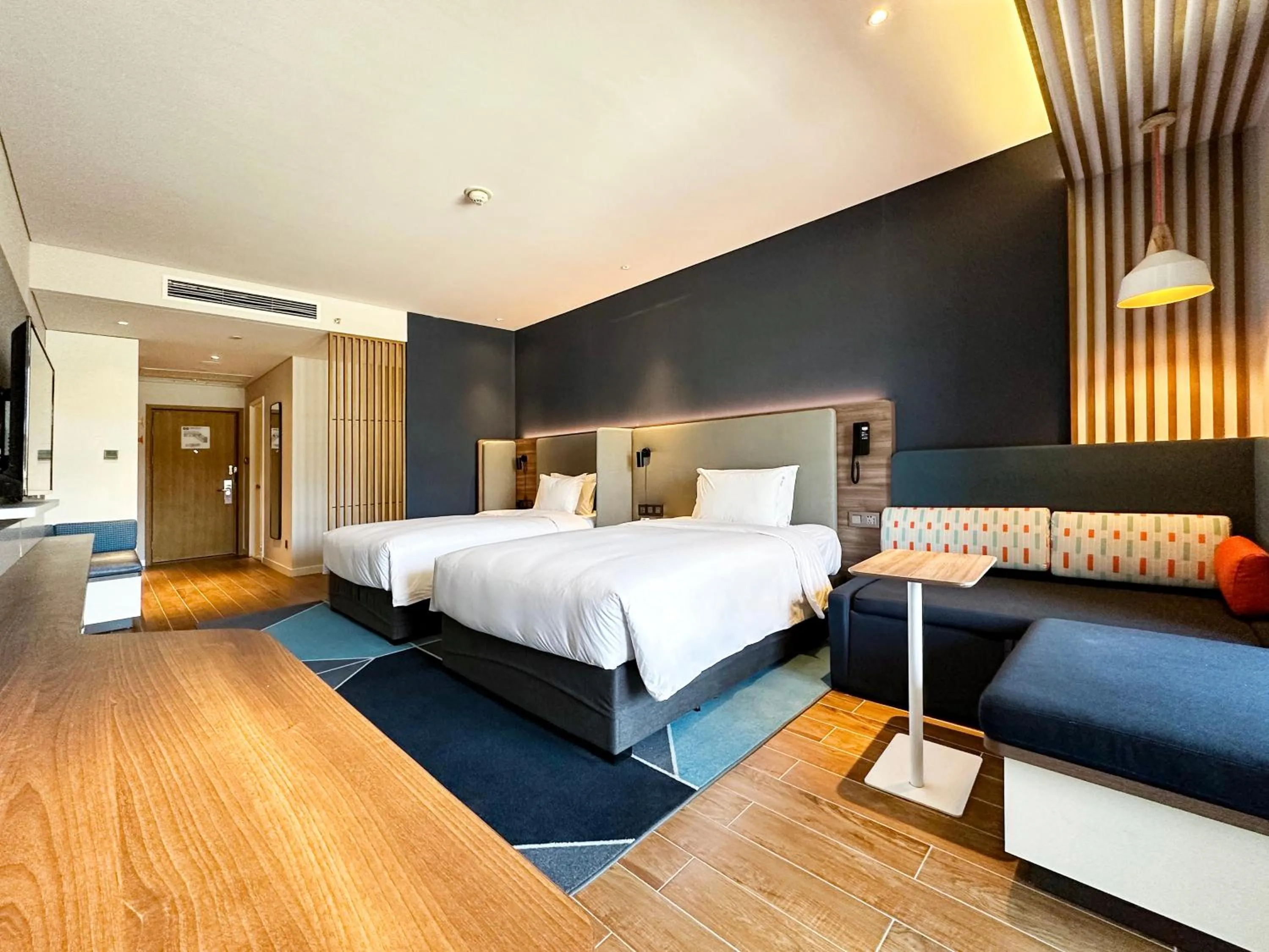 Photo of the whole room, Bed in Holiday Inn Express Chongli by IHG
