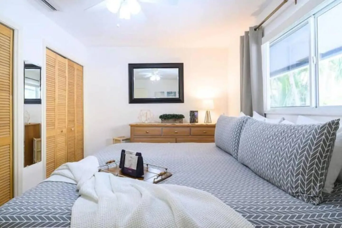 Bed in The Peacock Villa 1 By Pmi