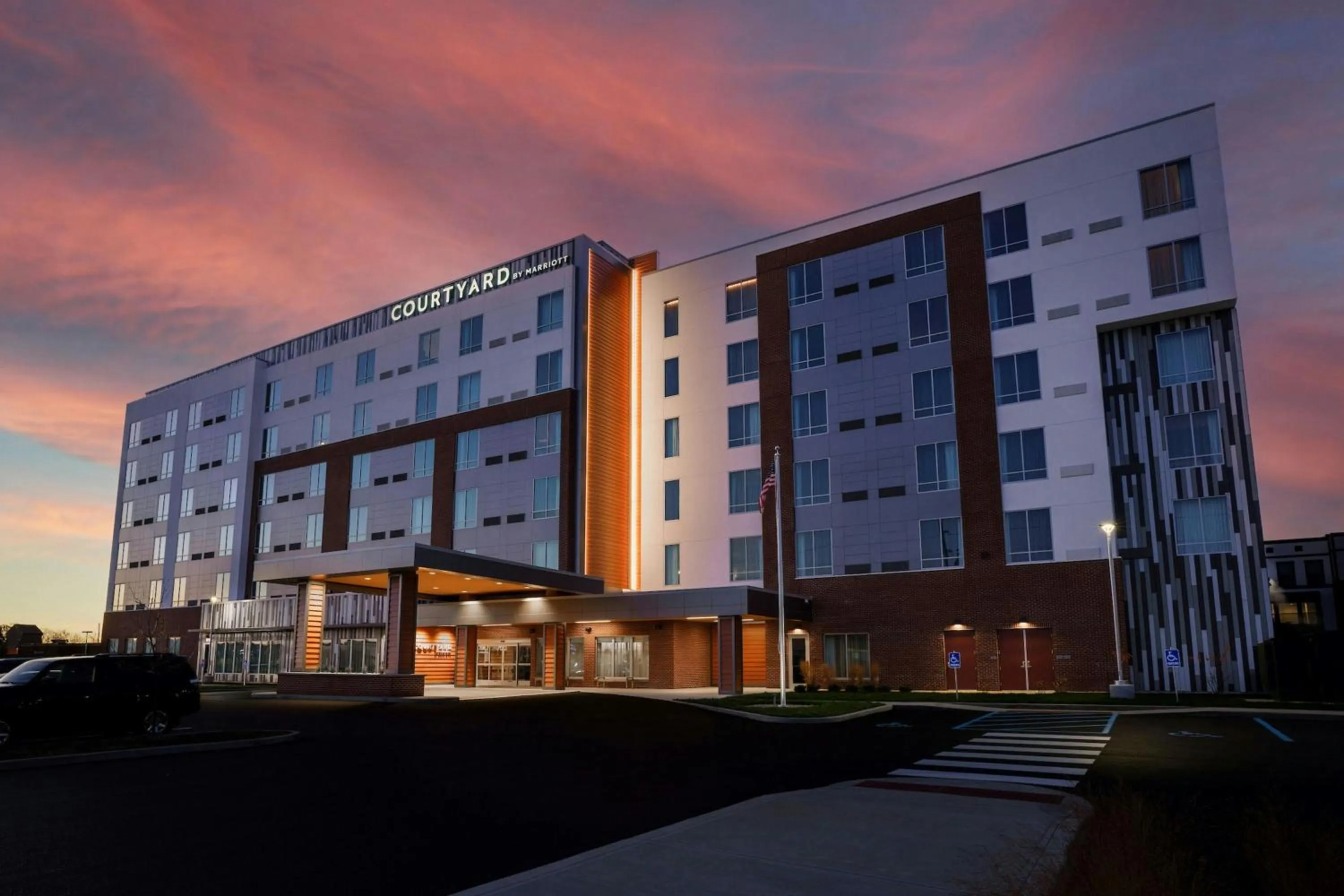 Property building in Courtyard by Marriott Indianapolis Fishers