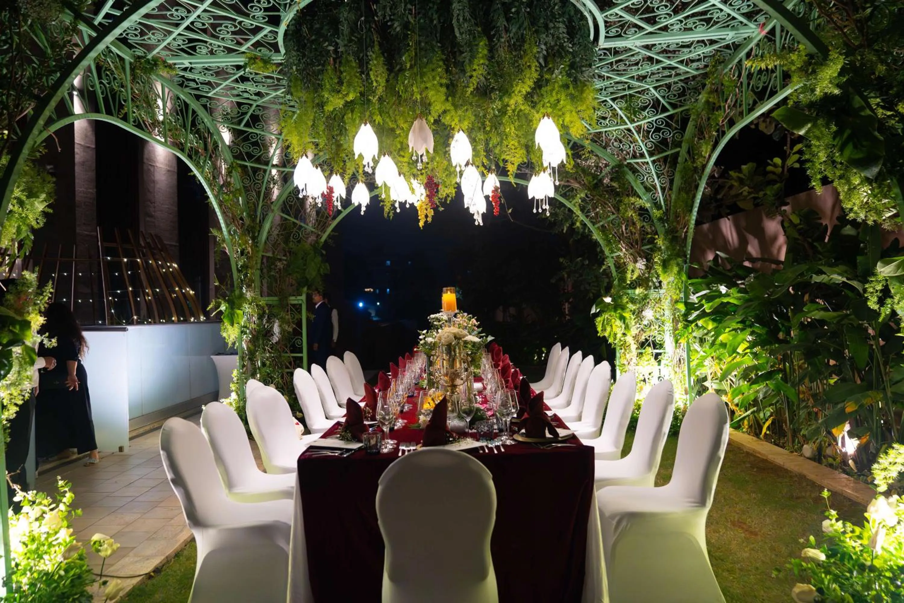 Restaurant/places to eat in Radisson Blu Hotel & Spa, Nashik