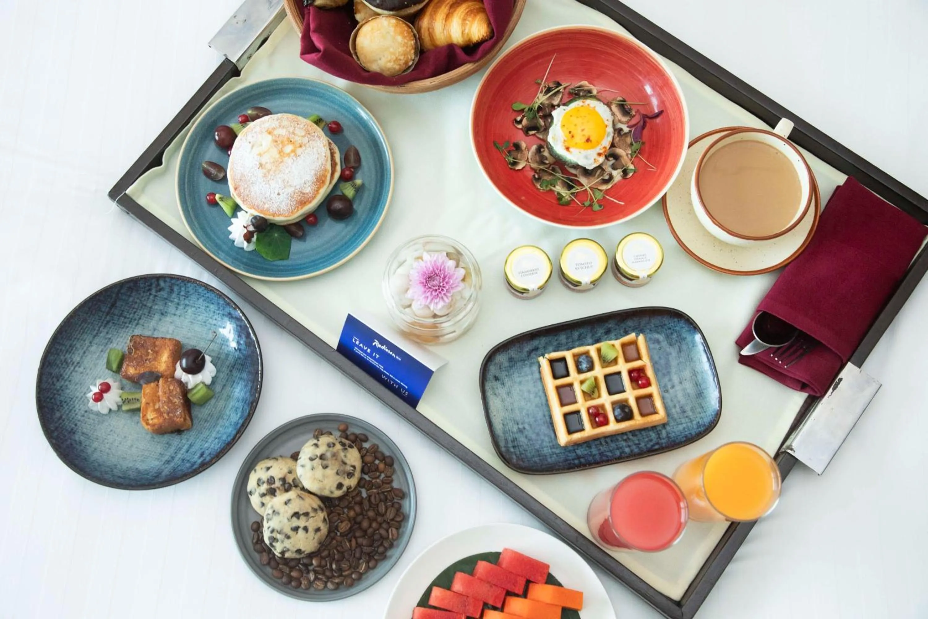 Food and drinks in Radisson Blu Hotel & Spa, Nashik