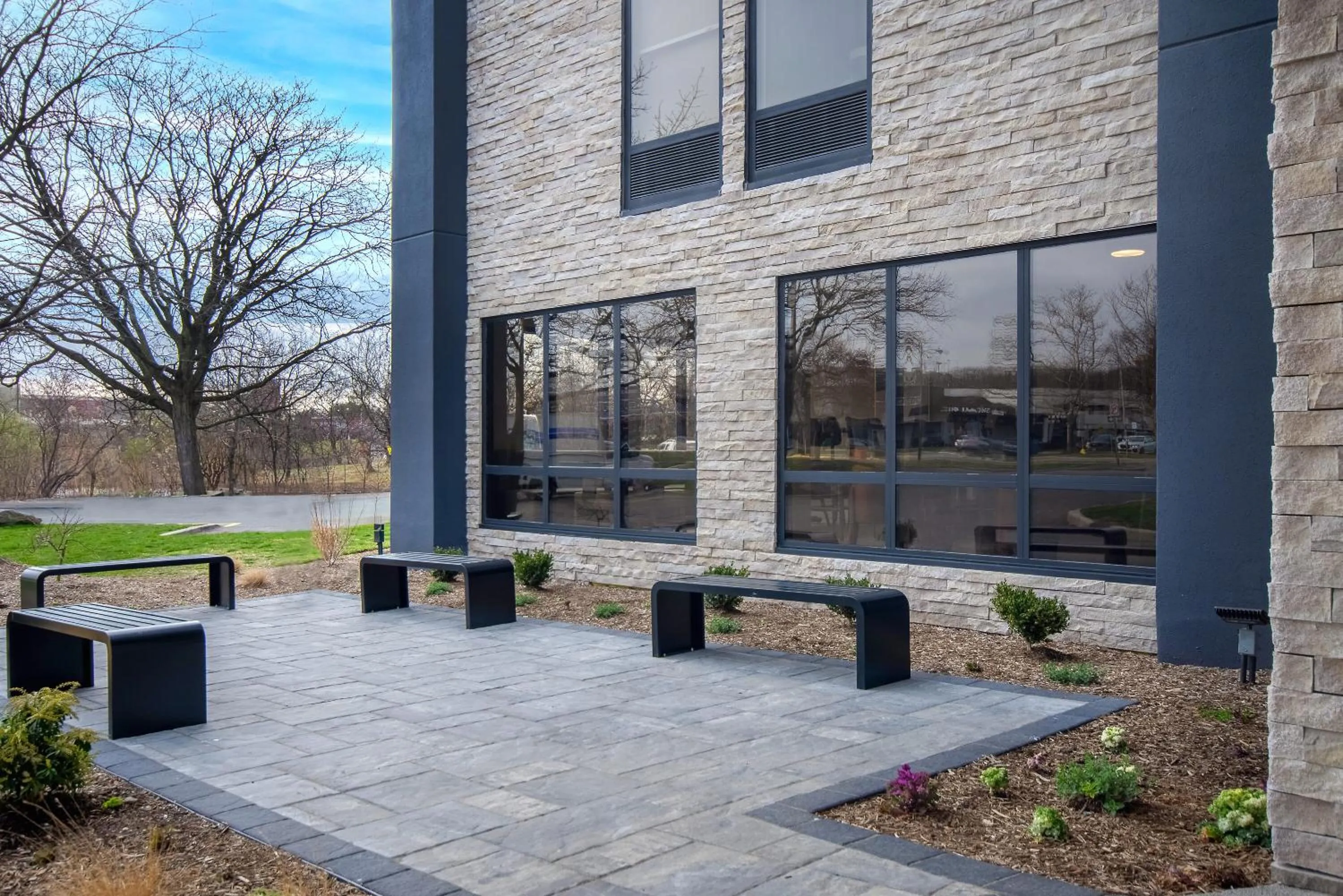 Property building in Best Western Plus Meadowlands