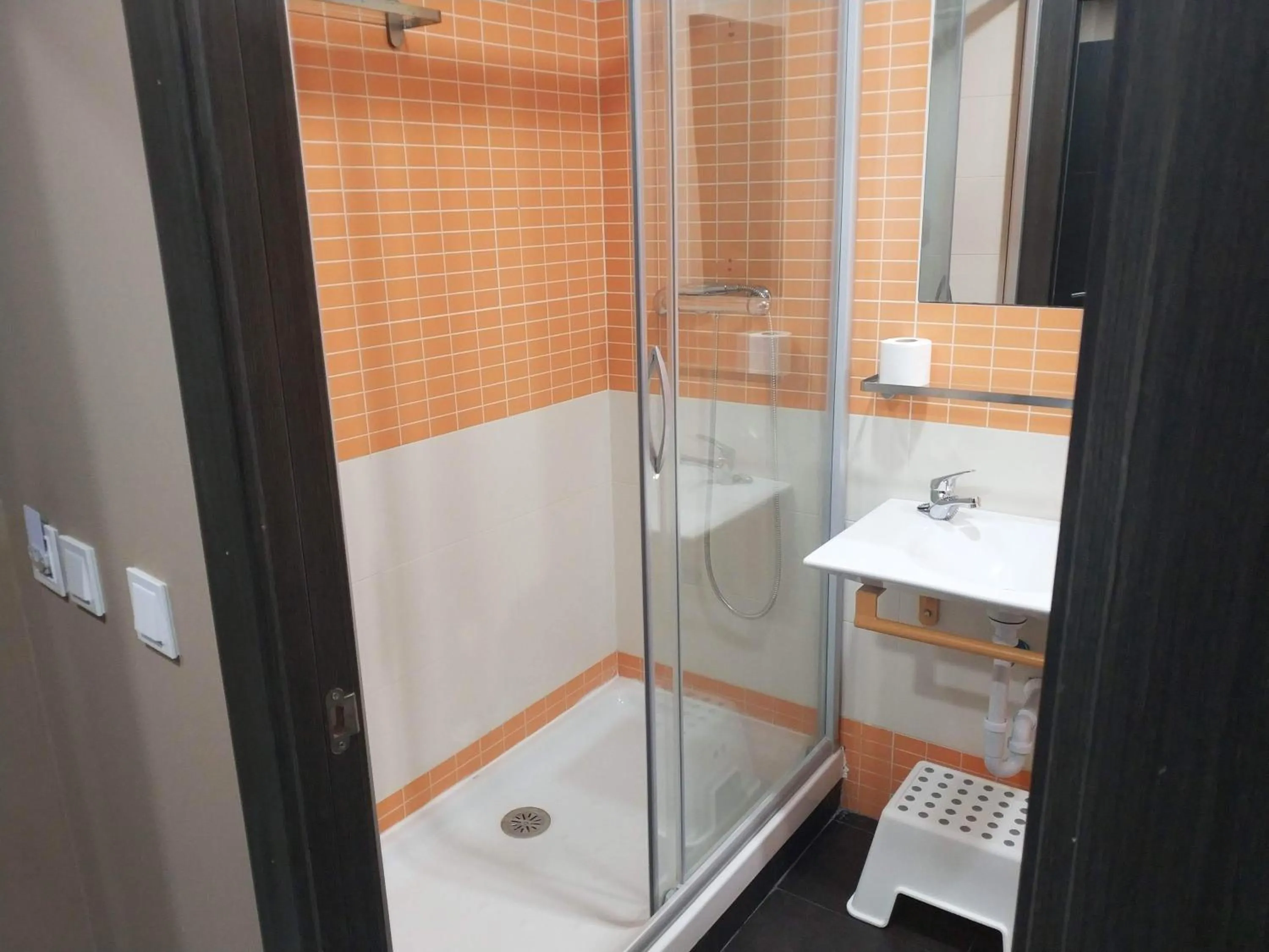 Bathroom in Apartamentos Hi Apartaments Santander 3000