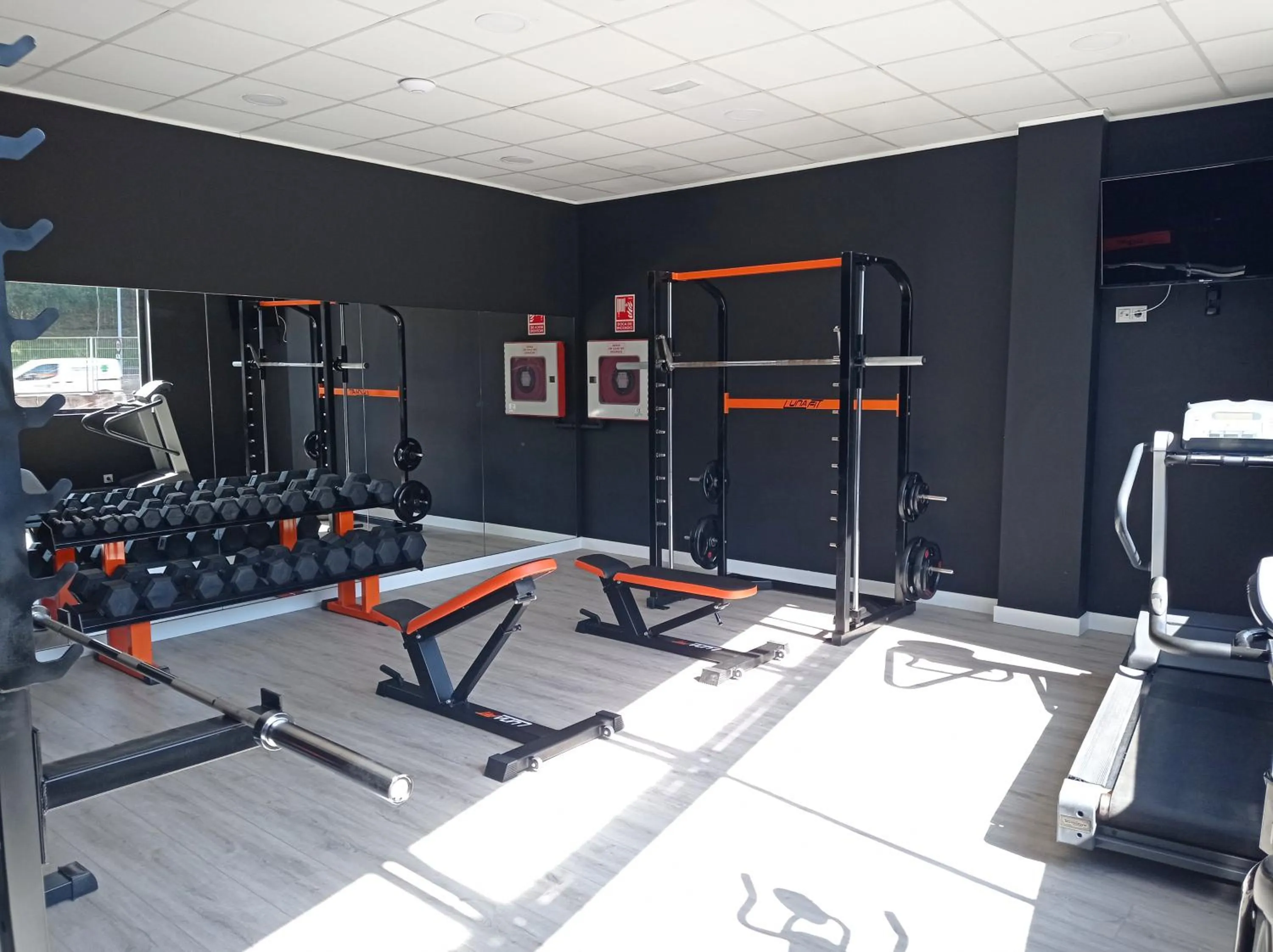 Fitness centre/facilities in Apartamentos Hi Apartaments Santander 3000