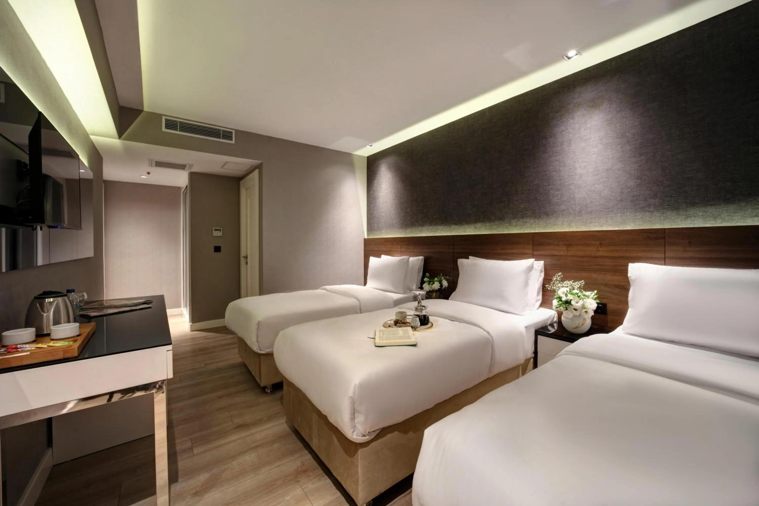 Photo of the whole room, Bed in Dora Pera Hotel