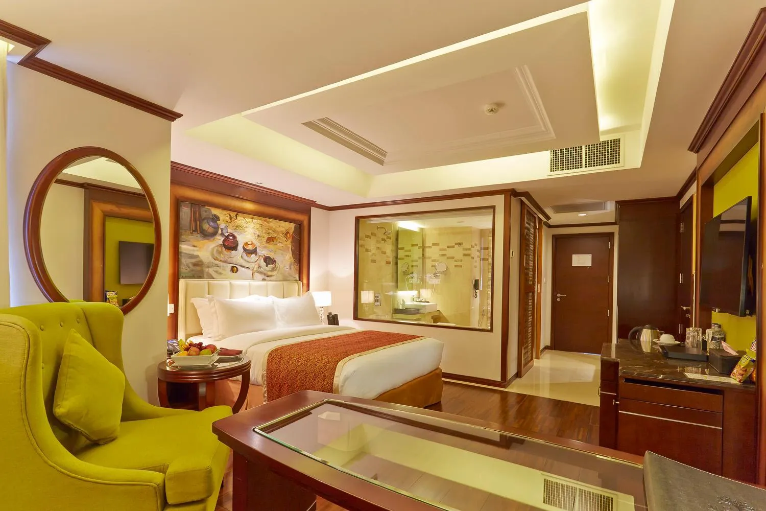 Photo of the whole room, Bed in Six Seasons Hotel