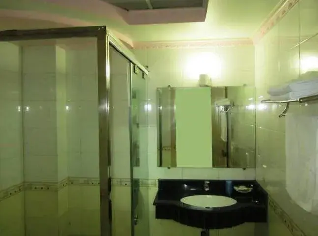 Superior Double or Twin Room in Dong Duong Hotel Superior Double or Twin Room in Dong Duong Hotel