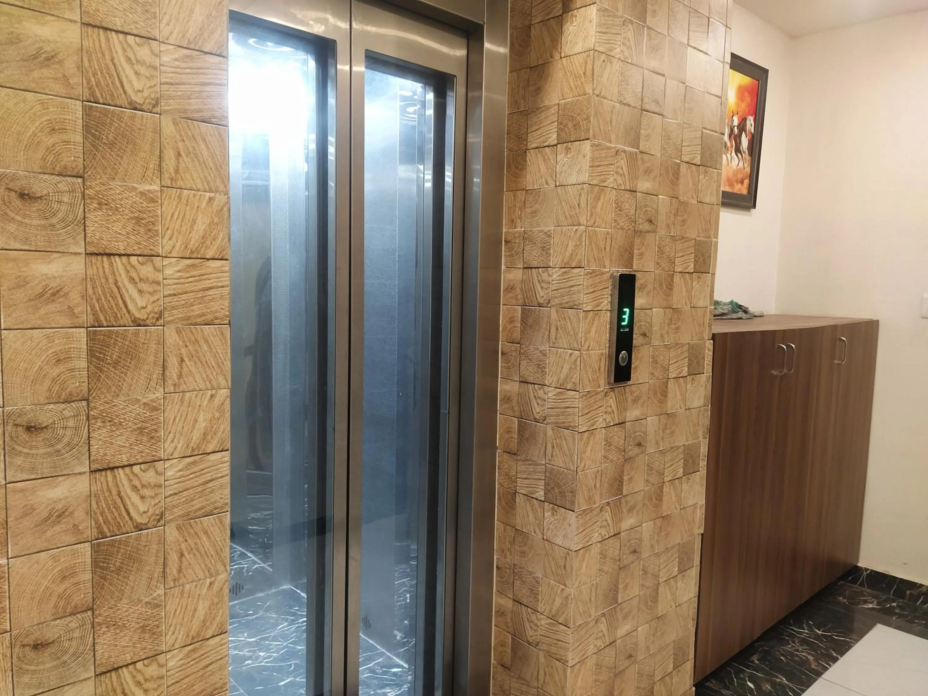 Area and facilities in Hotel Geeta Residency Haridwar