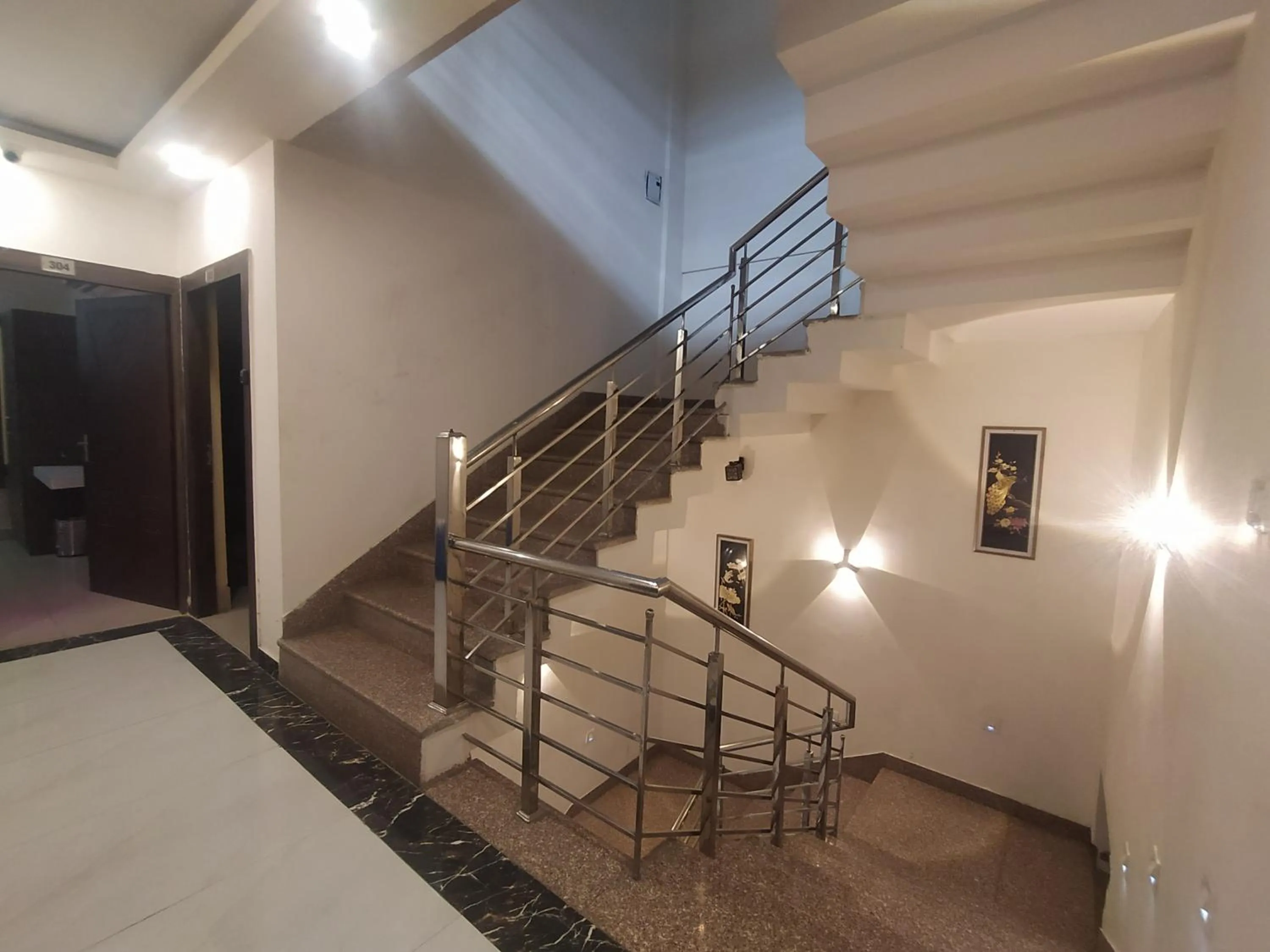 Area and facilities in Hotel Geeta Residency Haridwar
