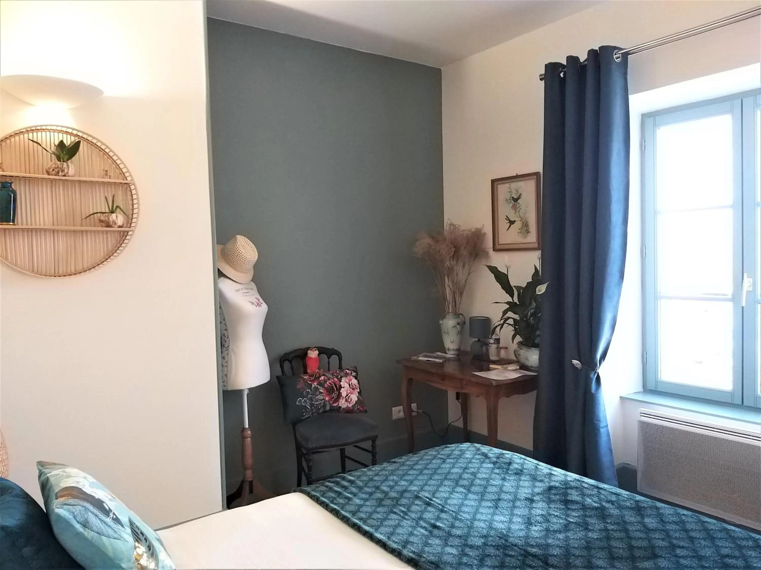 Photo of the whole room in Chambre d'hôtes "Au bord de Loire"