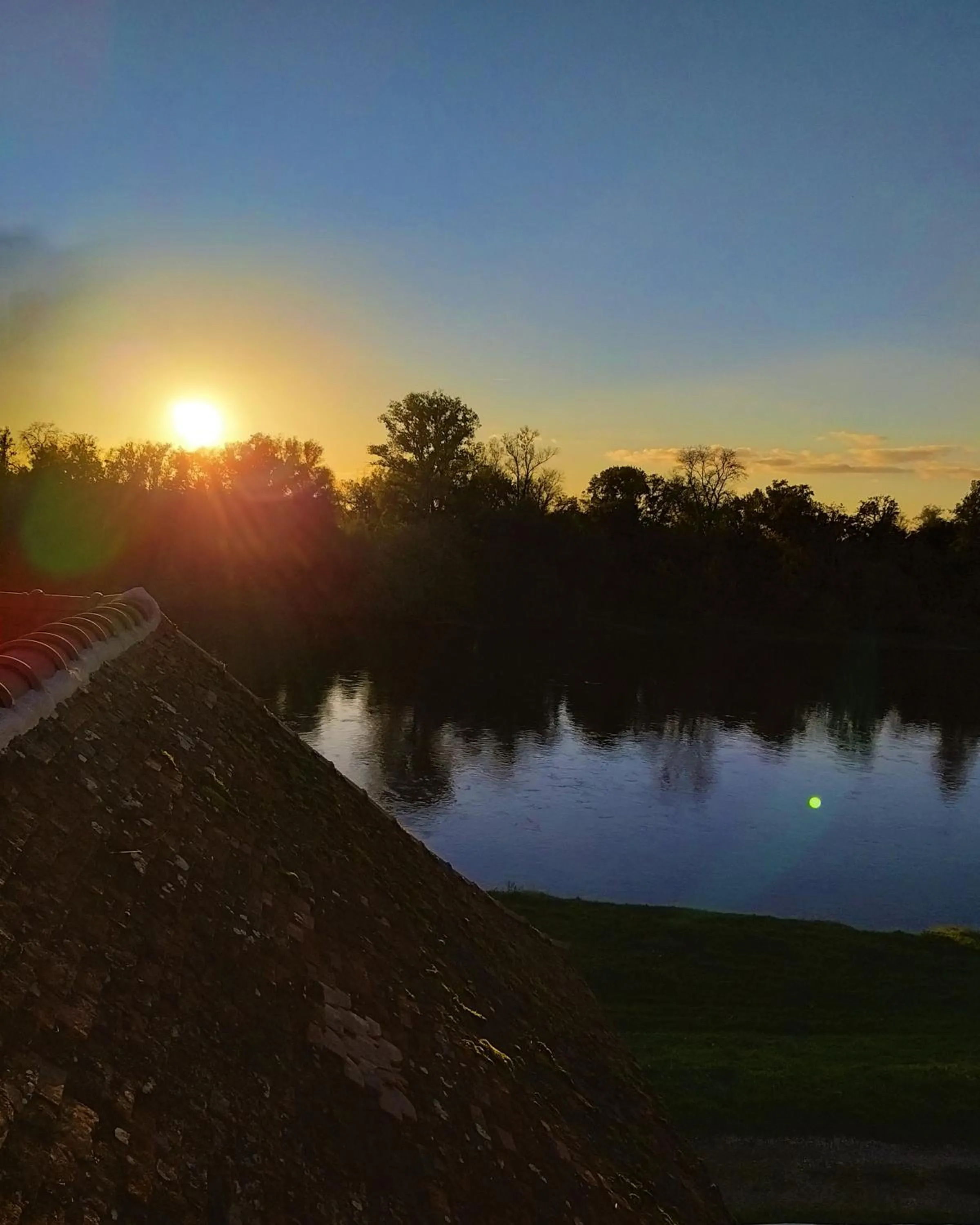 Natural landscape in Chambre d'hôtes "Au bord de Loire"