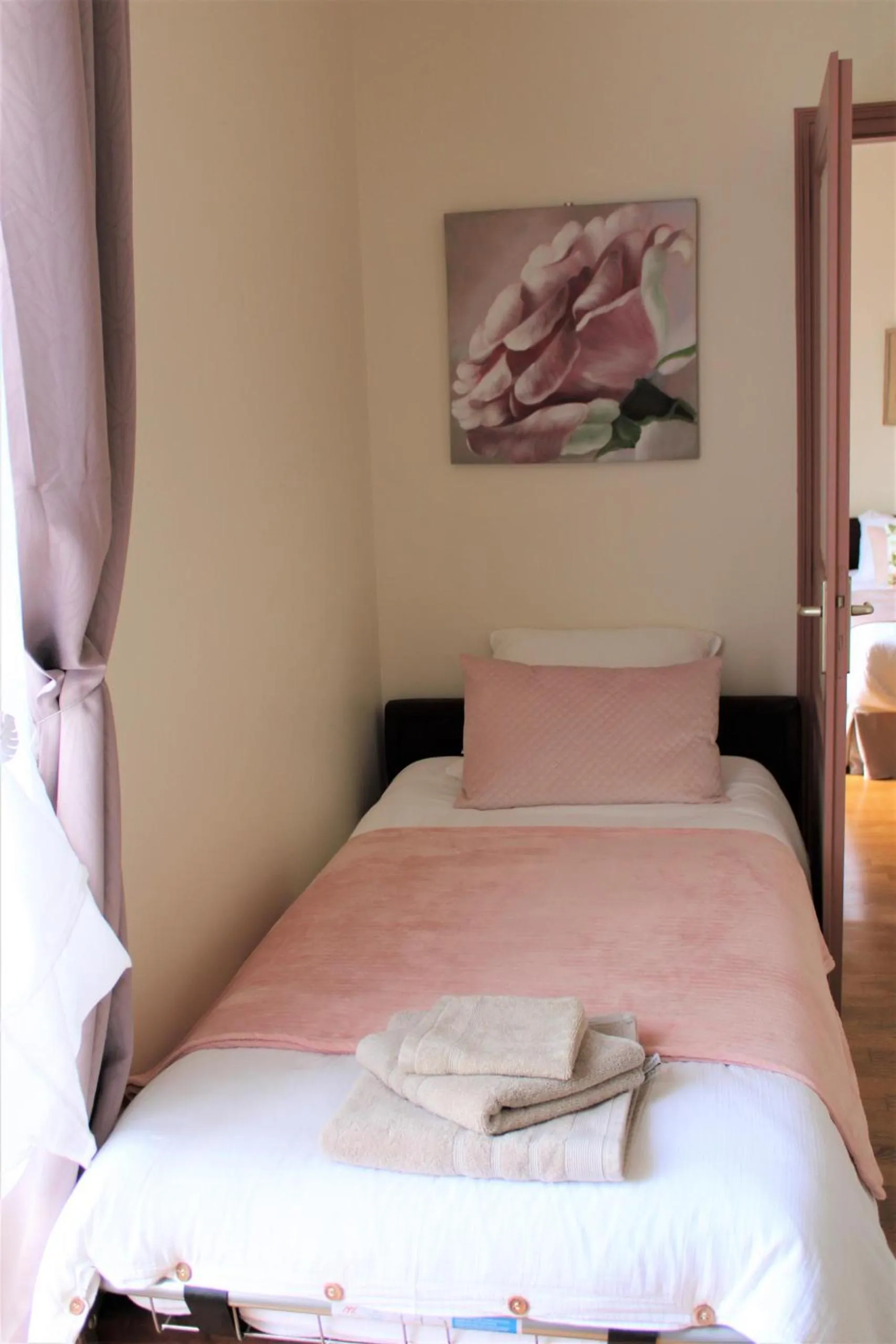 Bedroom in Chambre d'hôtes "Au bord de Loire"