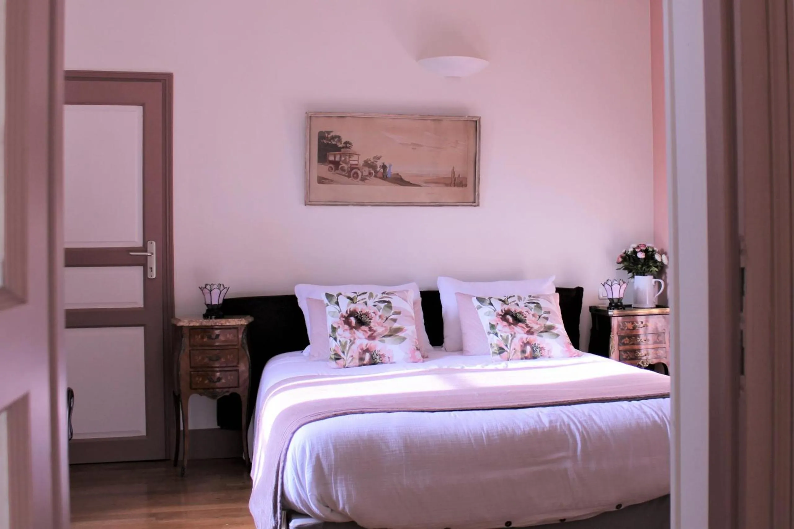 Photo of the whole room in Chambre d'hôtes "Au bord de Loire"