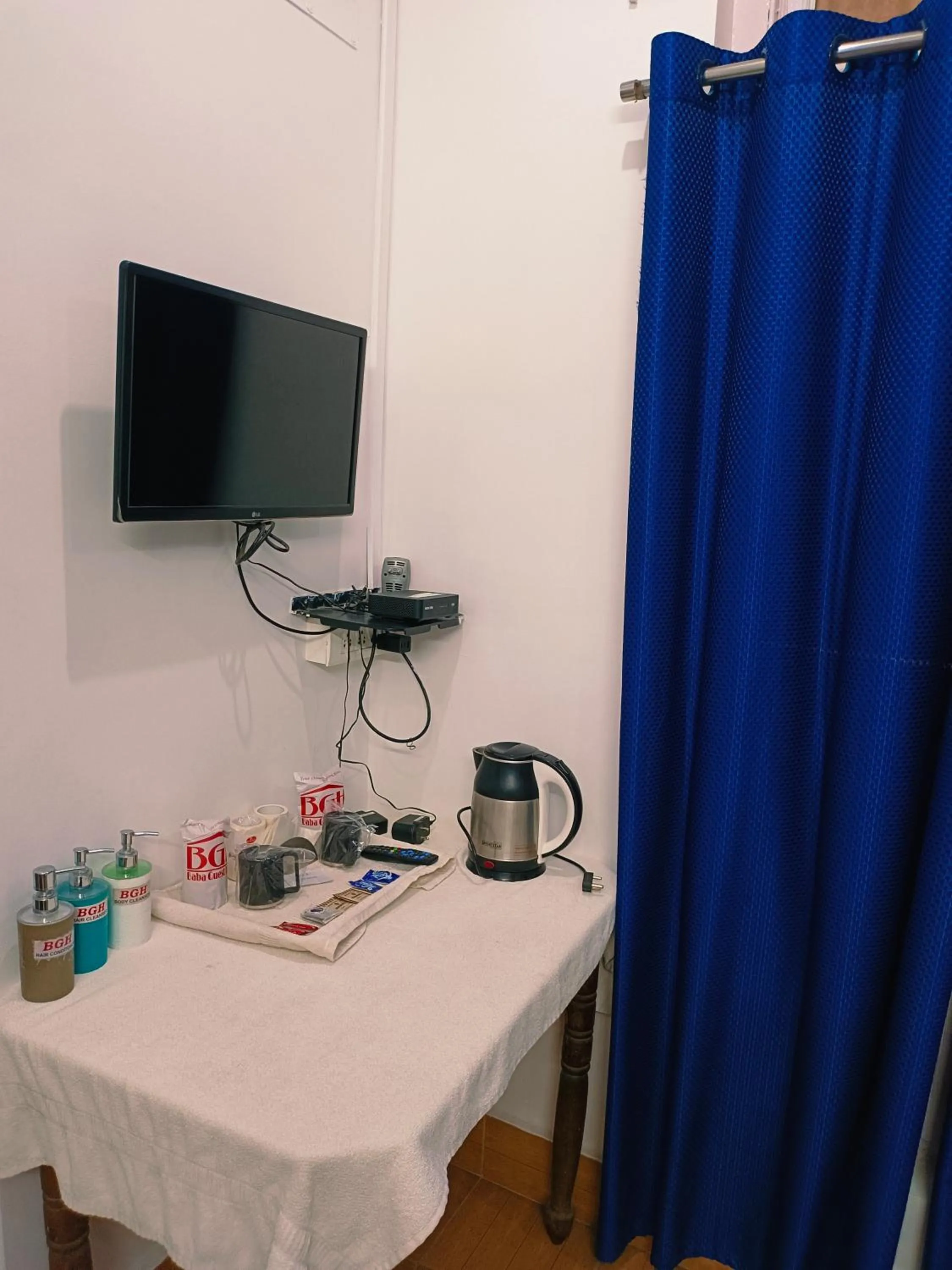 Coffee/tea facilities in Baba Guest House