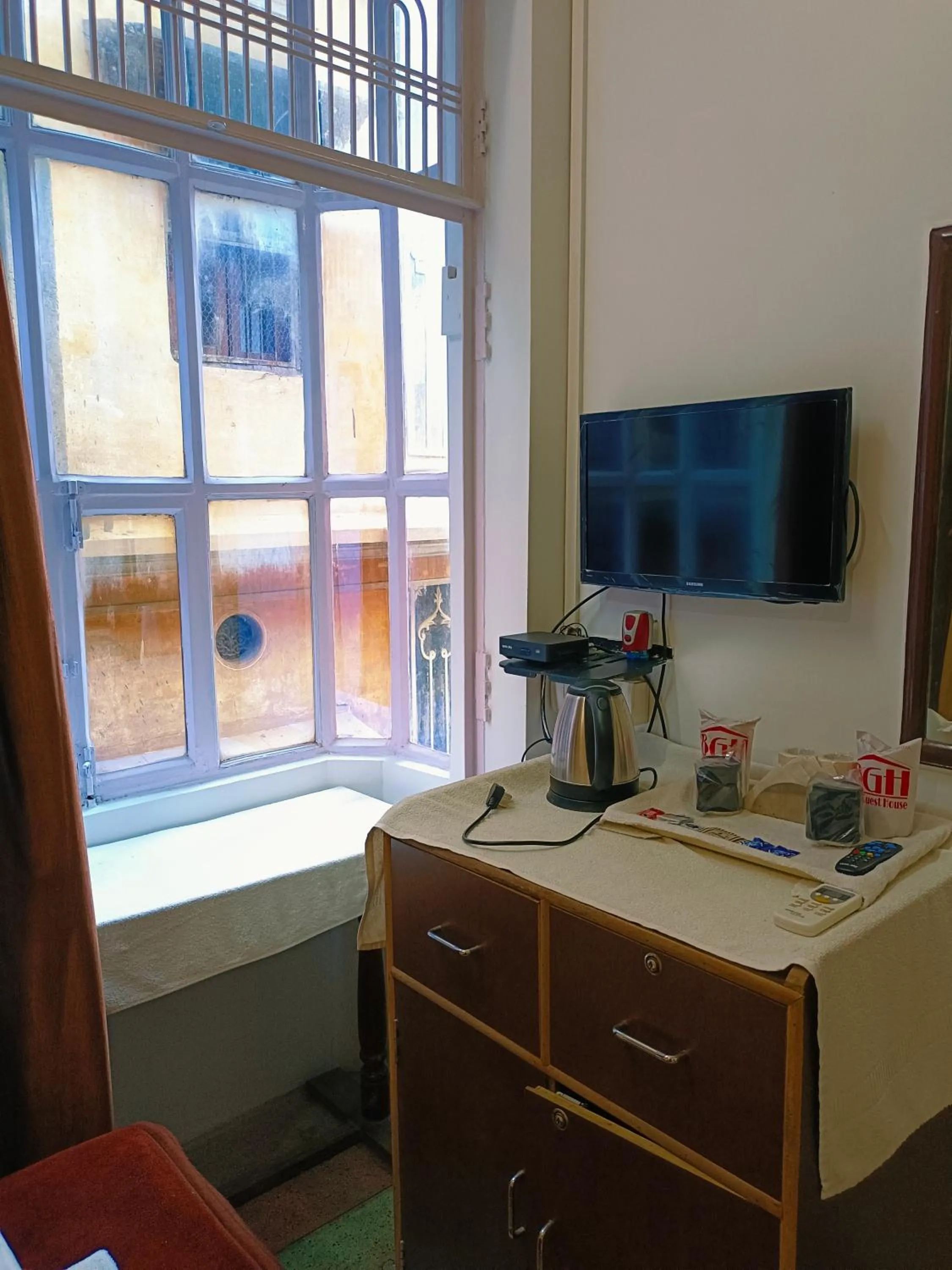 Coffee/tea facilities in Baba Guest House