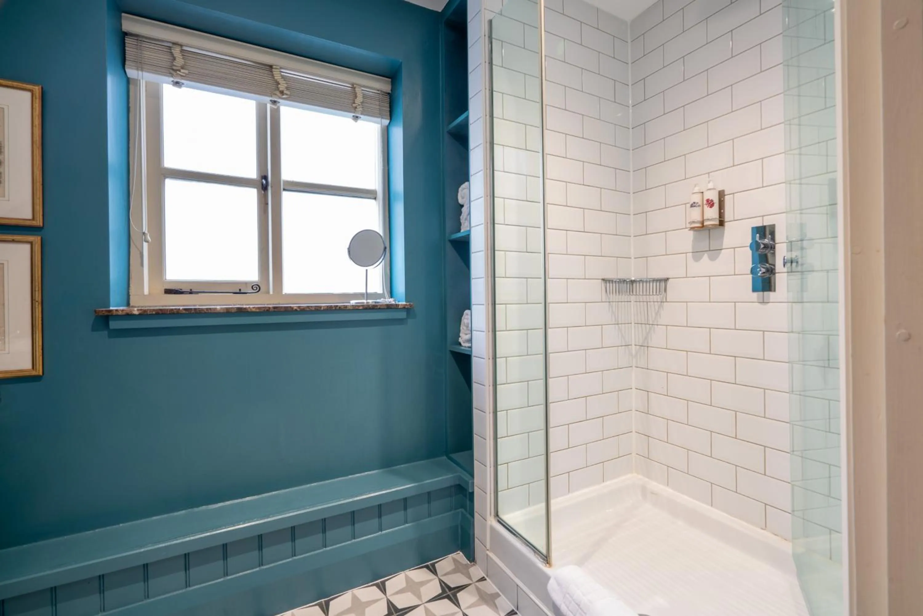 Shower in The Anchor Inn