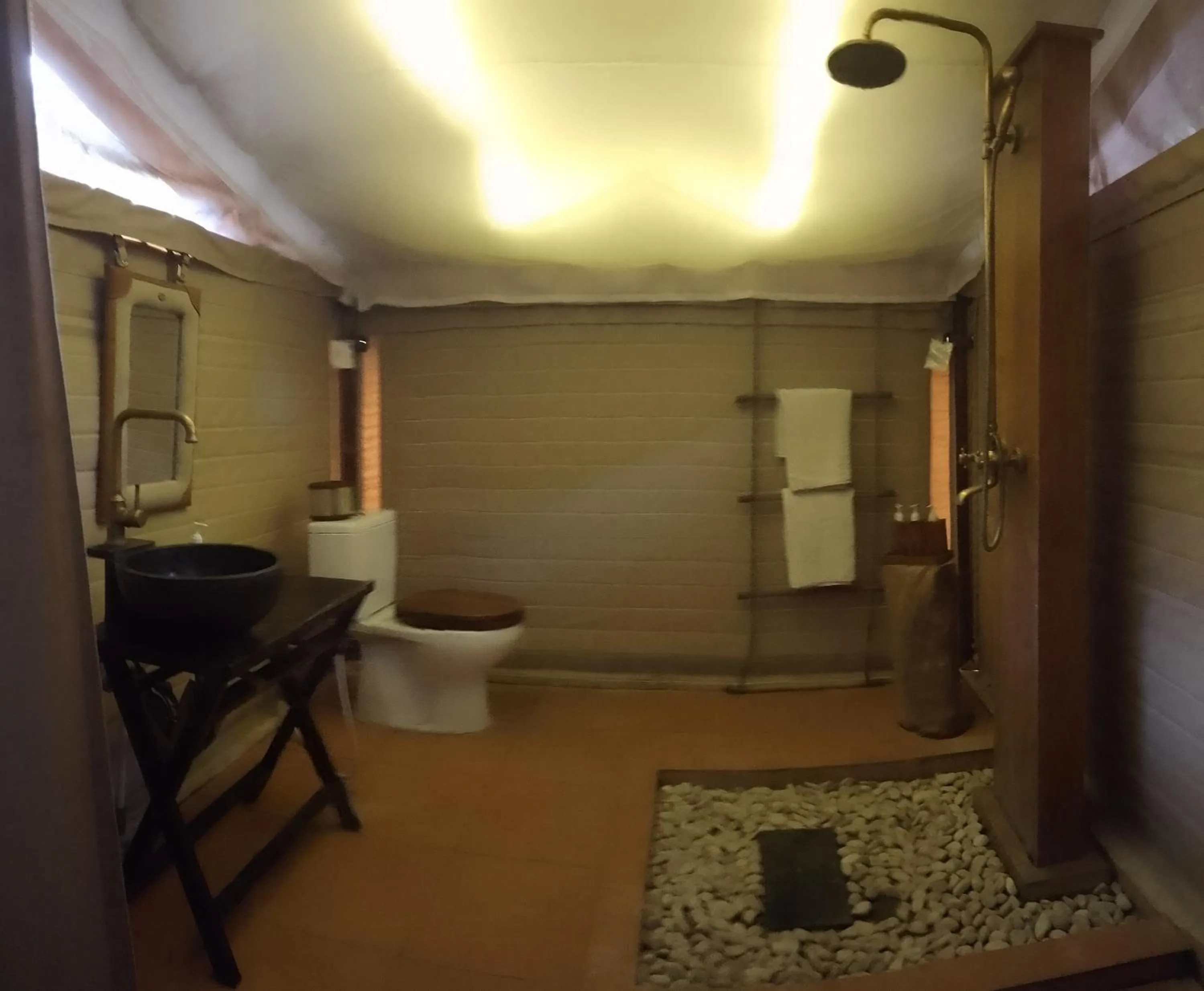 Toilet in Jawa Jiwa G-Land Resort