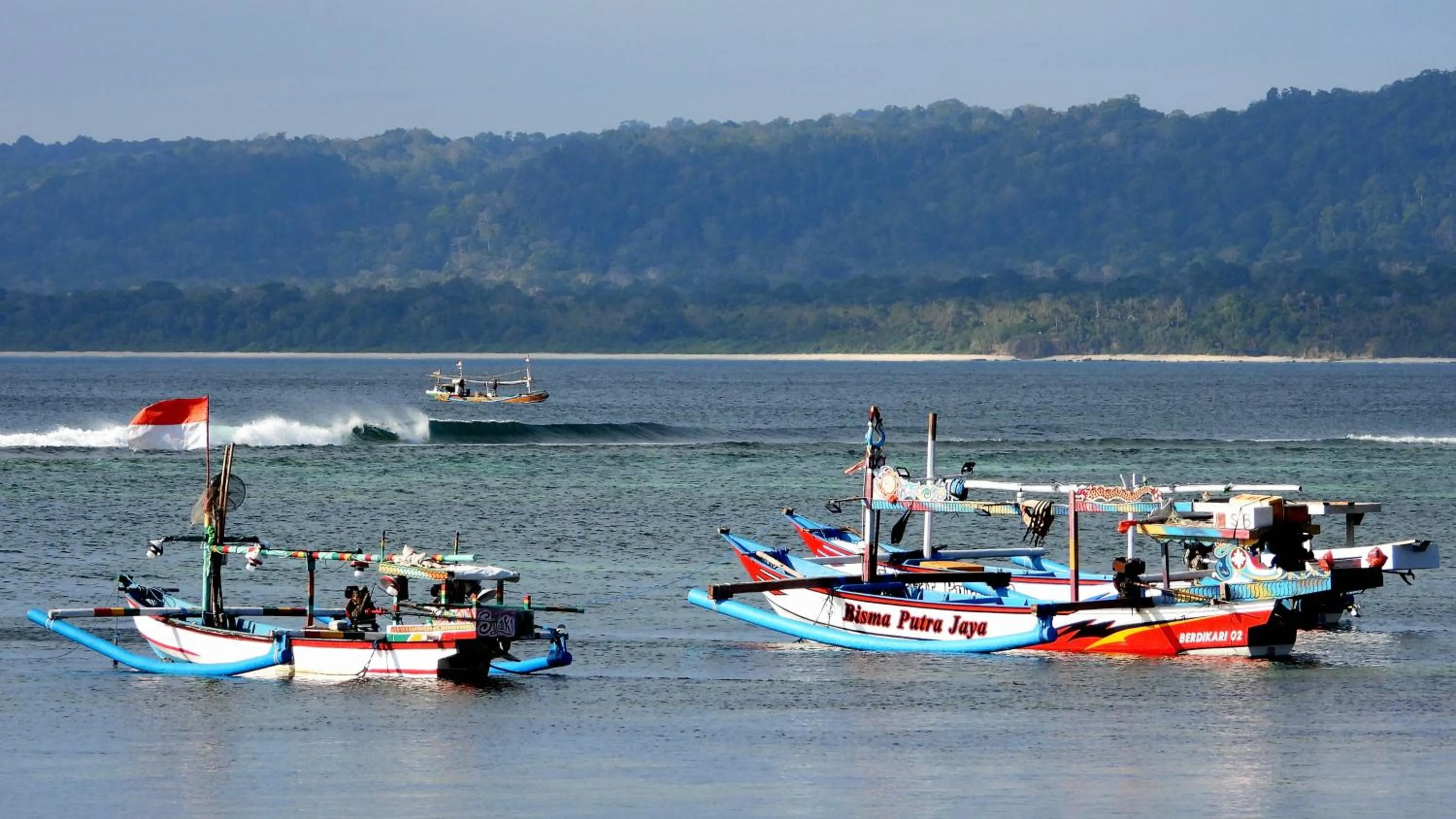 Beach in Jawa Jiwa G-Land Resort