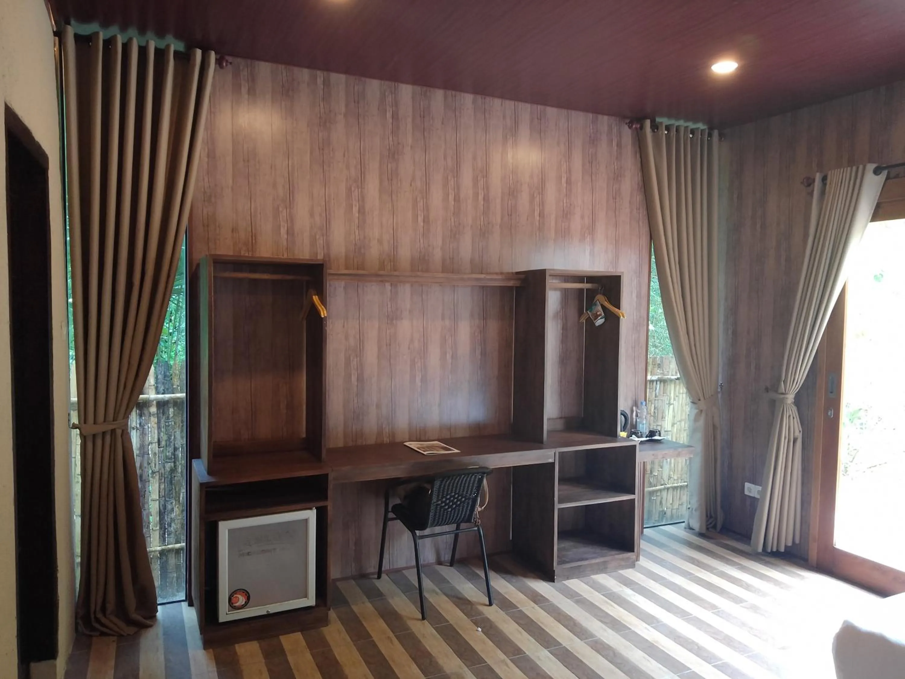 hair dresser in Jawa Jiwa G-Land Resort