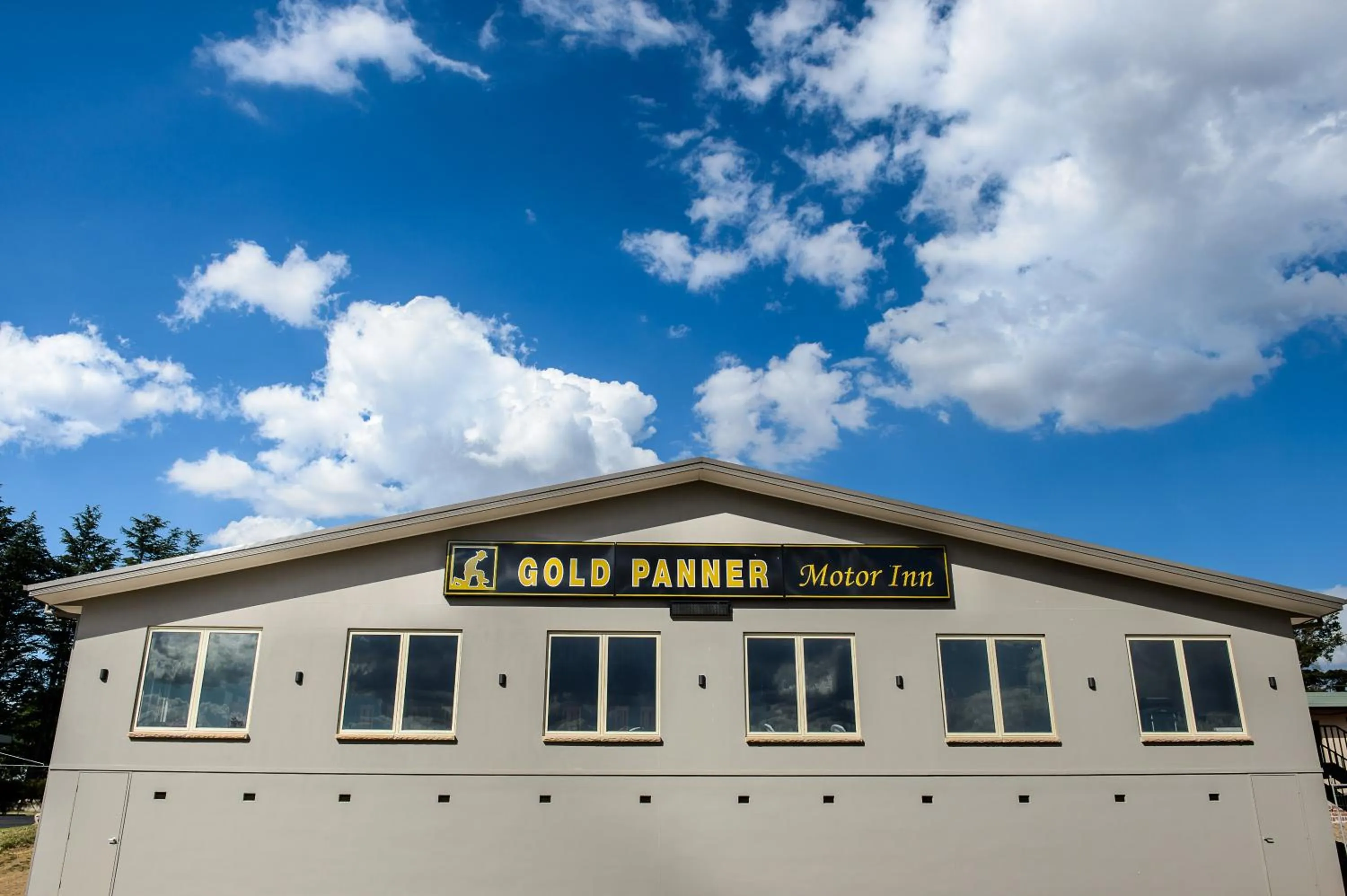 Property logo or sign in Bathurst Gold Panner