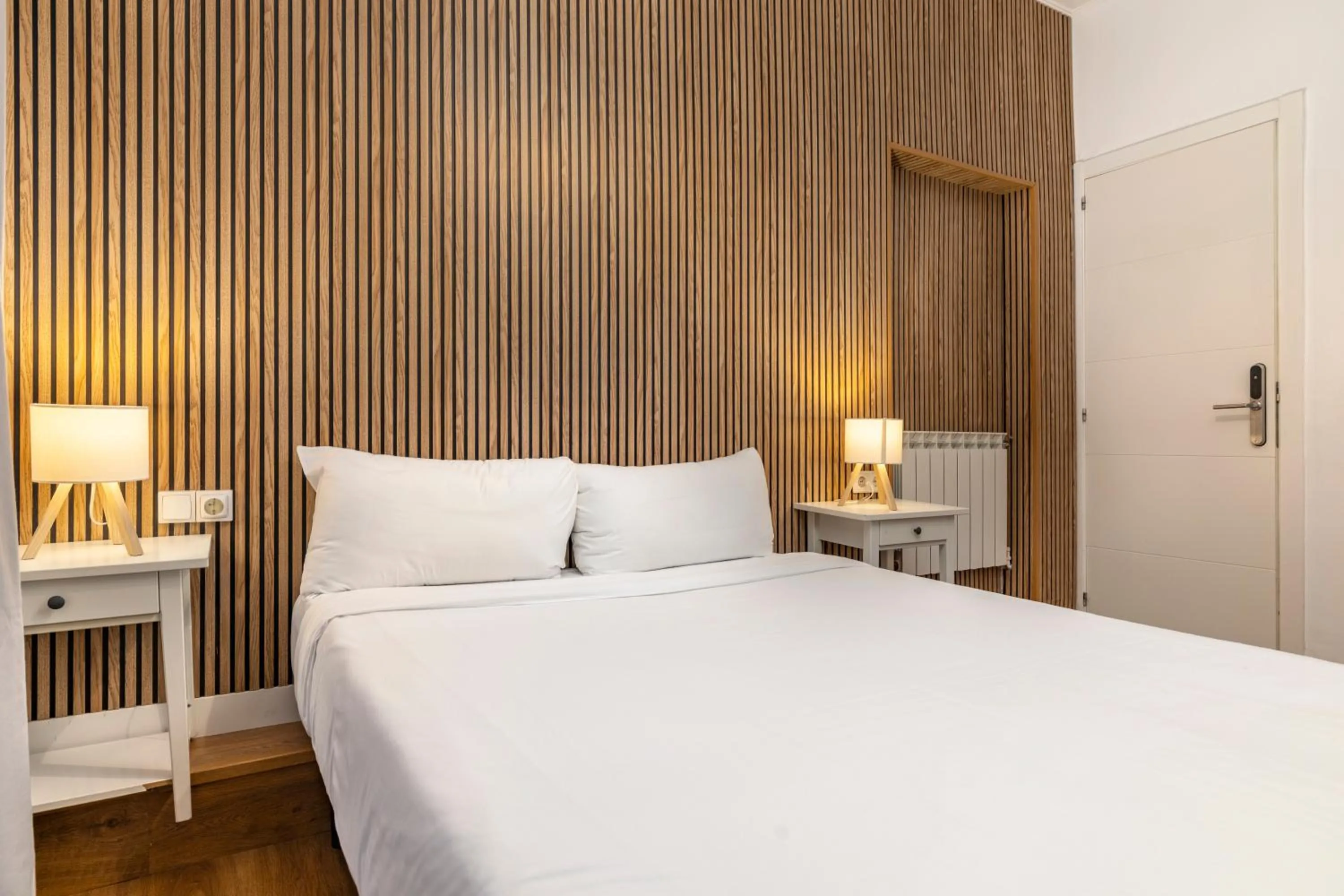 Bedroom, Bed in H-A San Mateo Suites