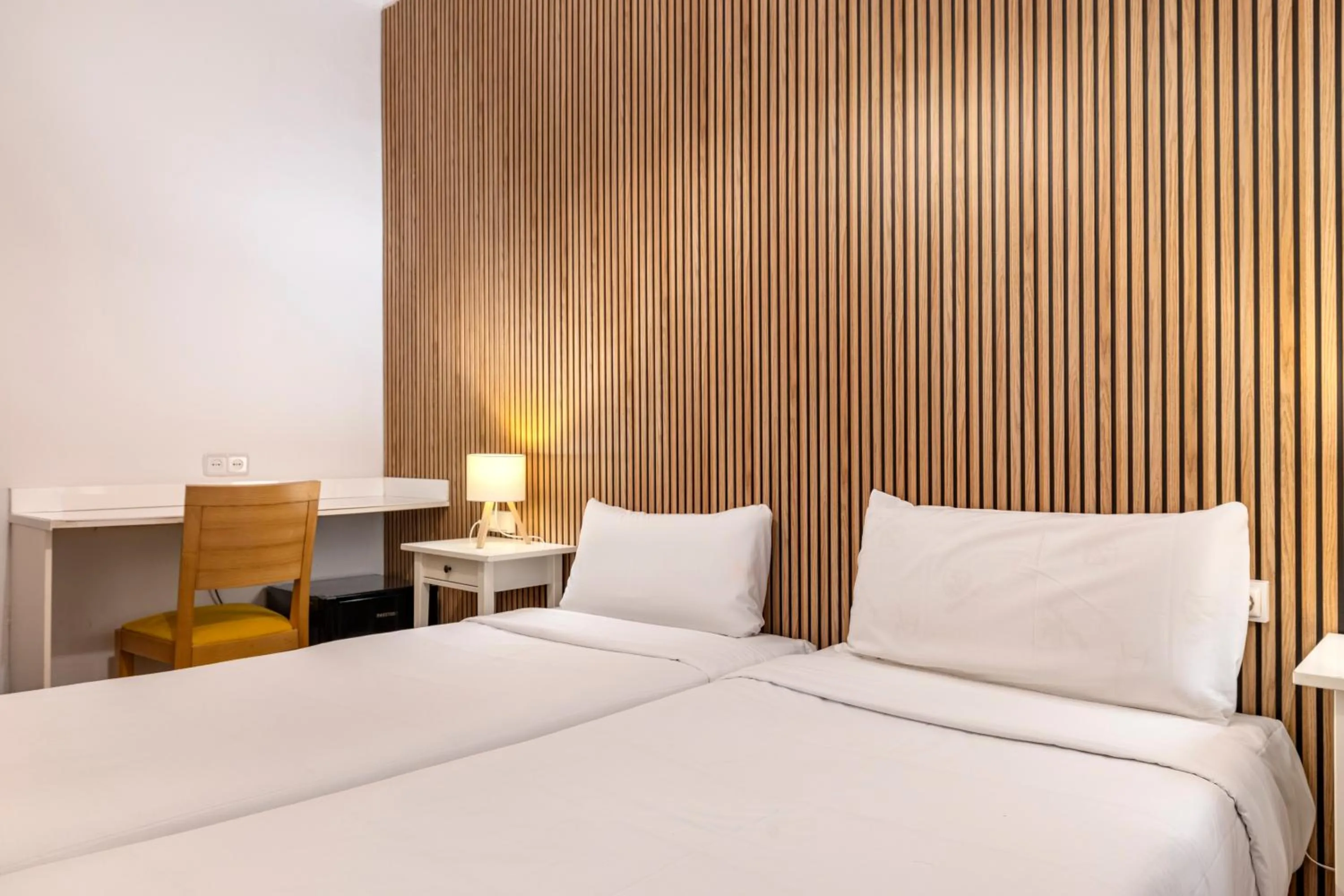 Bedroom, Bed in H-A San Mateo Suites