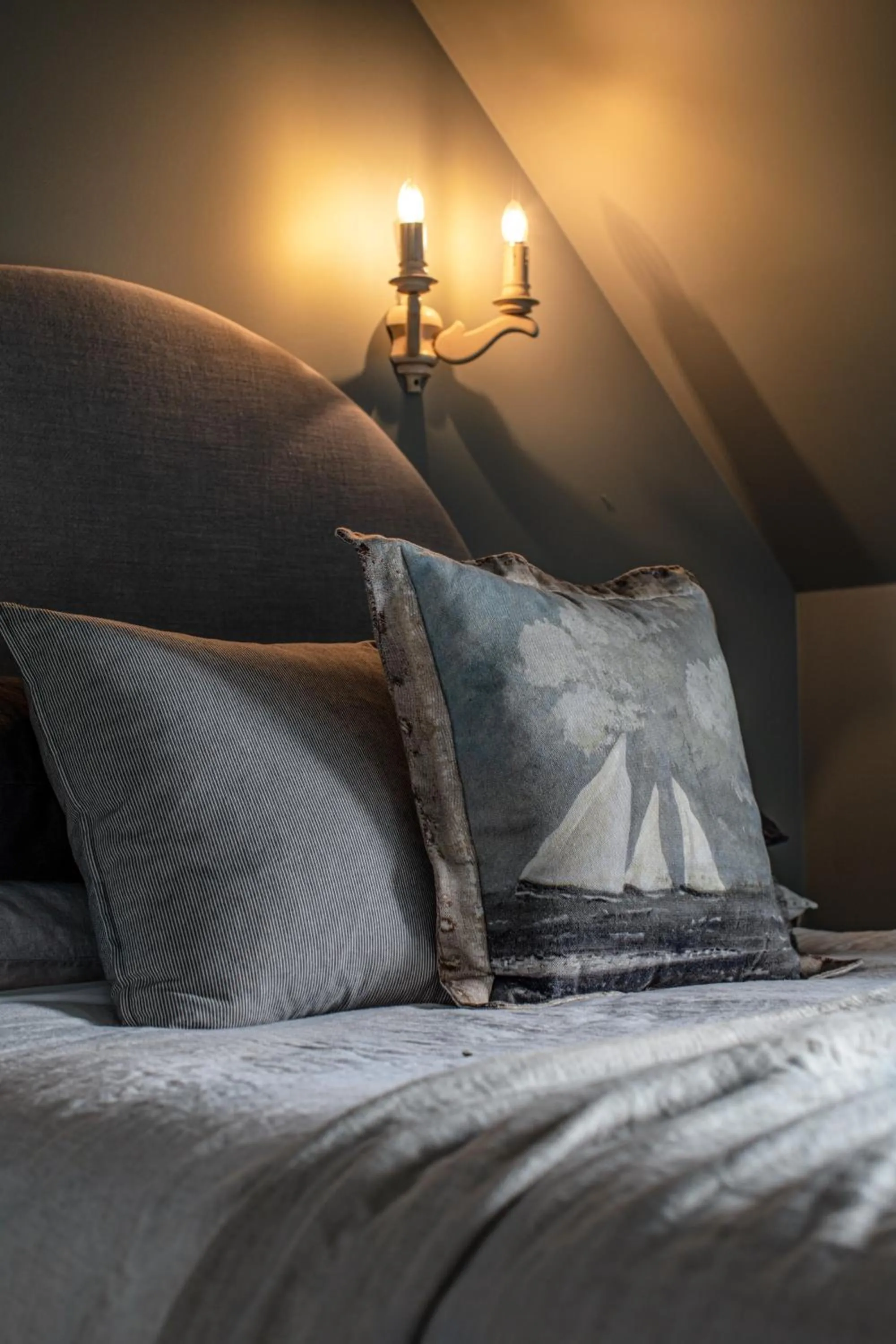 Bed in Ship Inn Stanley