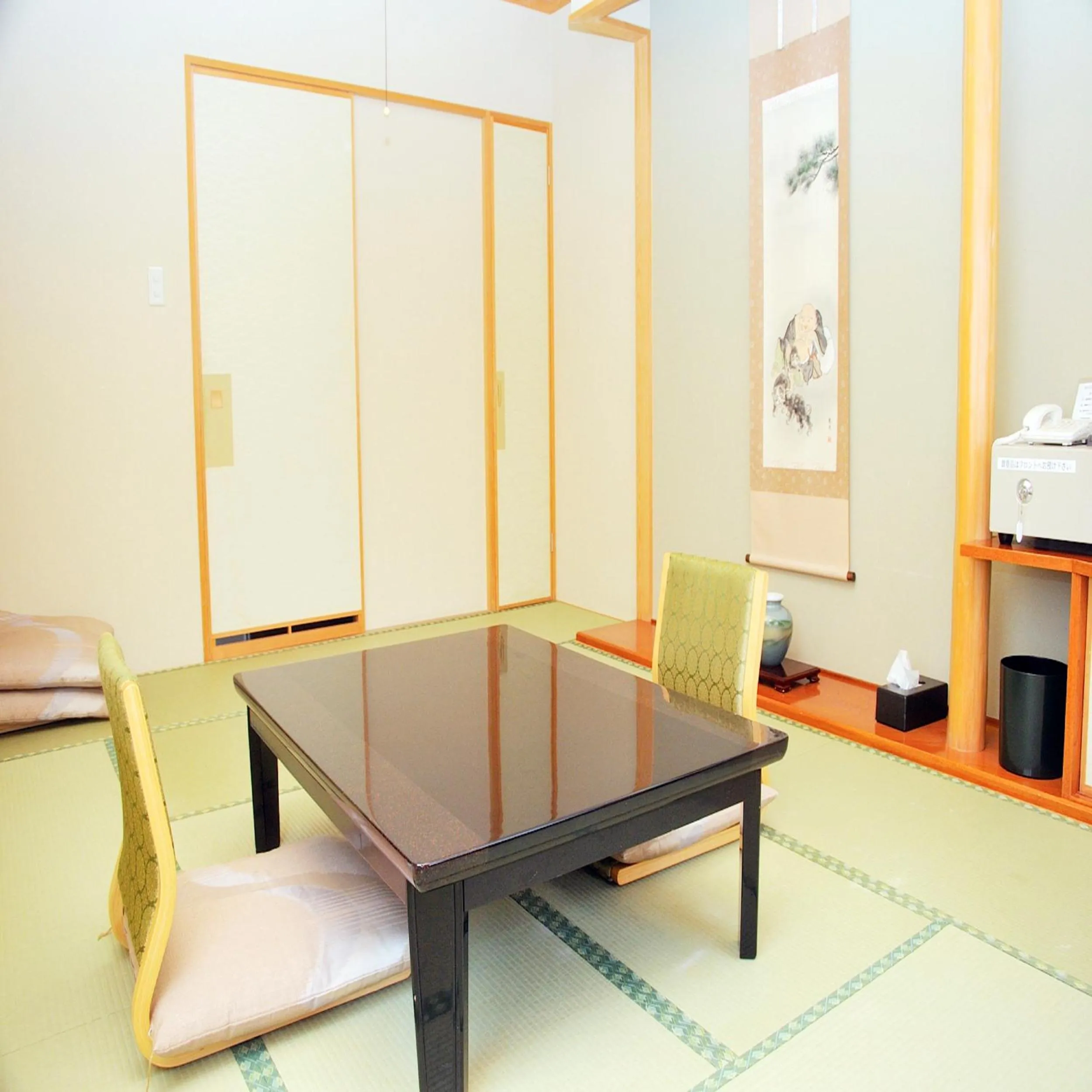 Photo of the whole room in Yumoto Ginsenkaku