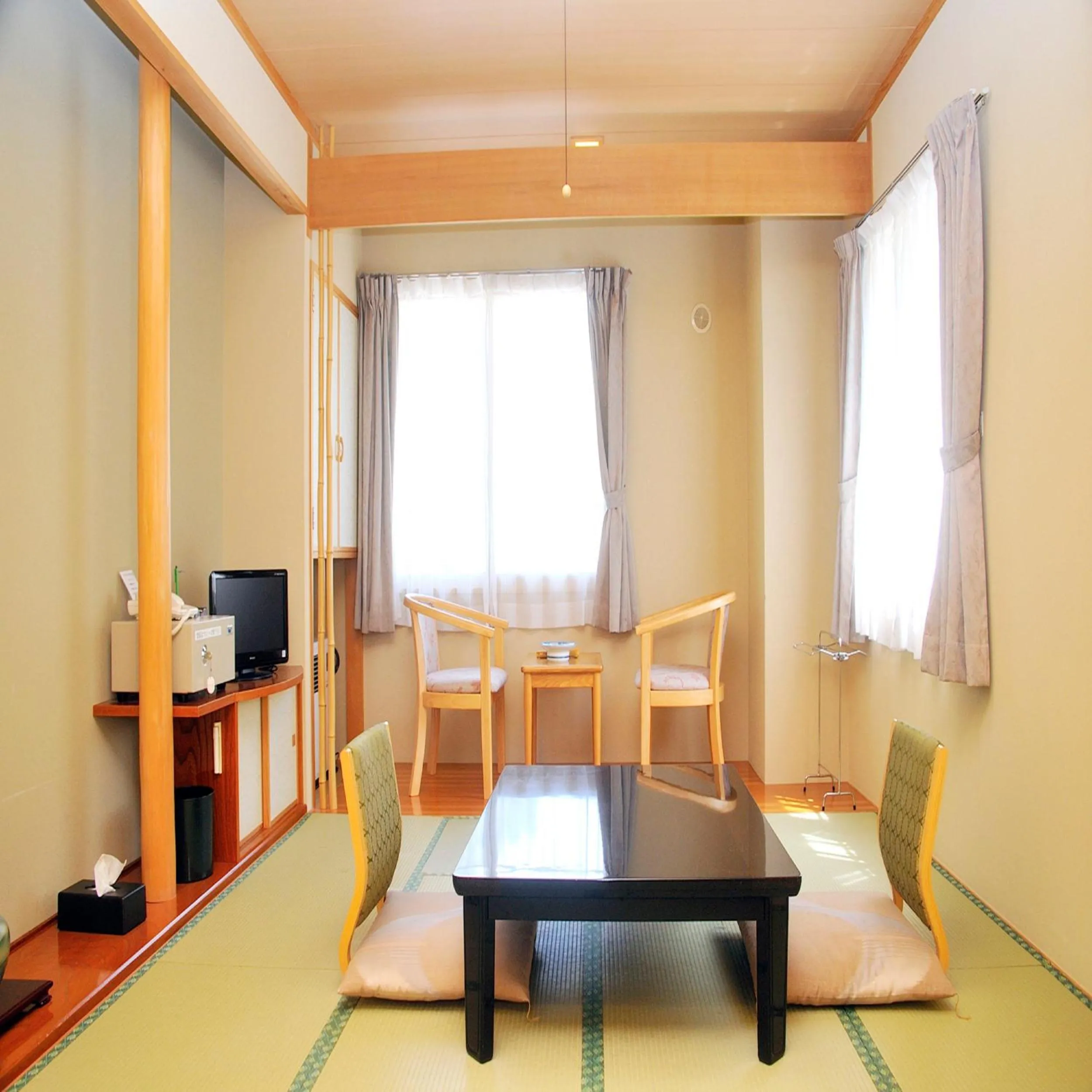 Photo of the whole room in Yumoto Ginsenkaku