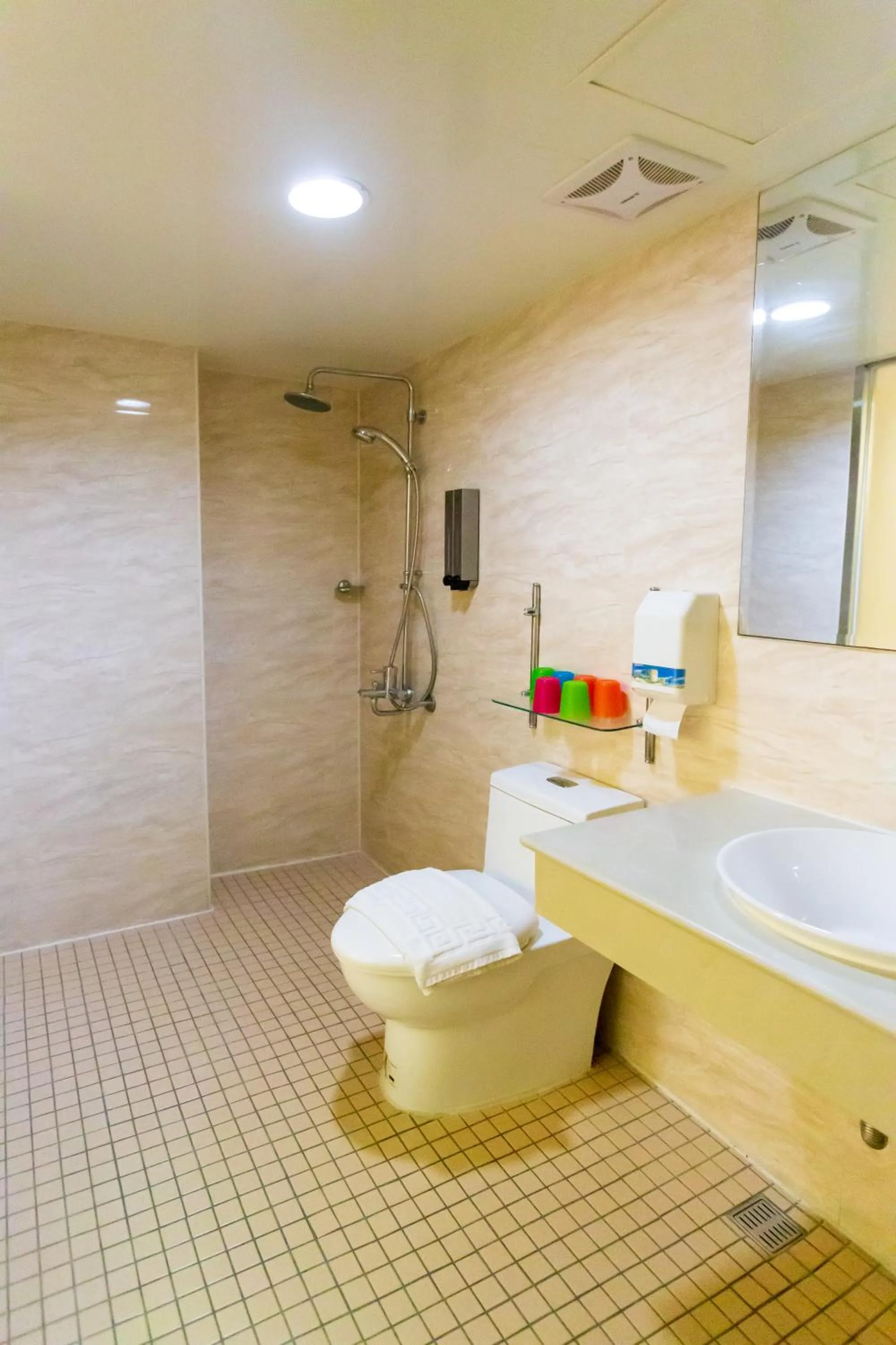 Shower in Newrise Hotel