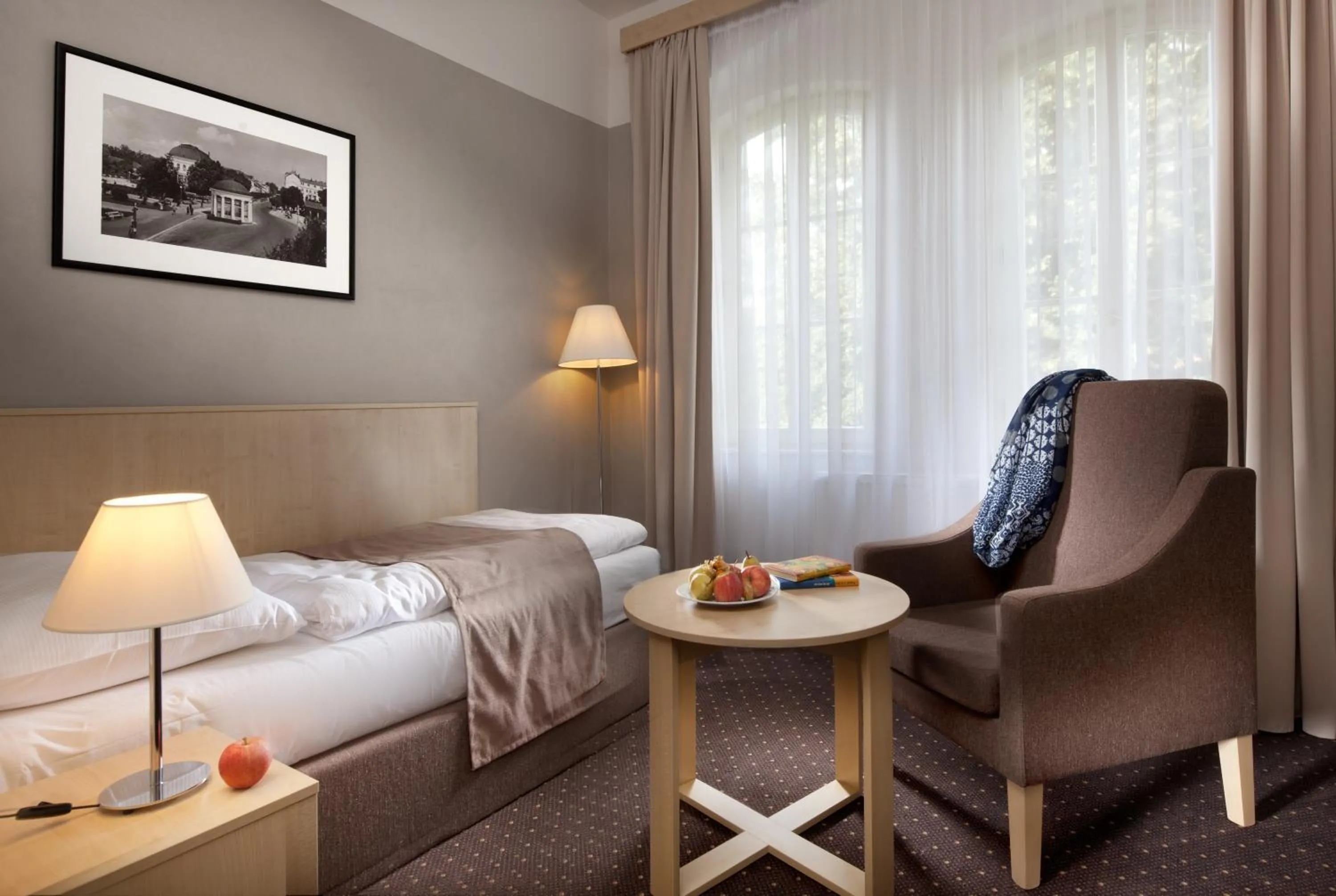 Living room, Bed in Badenia Hotel Praha