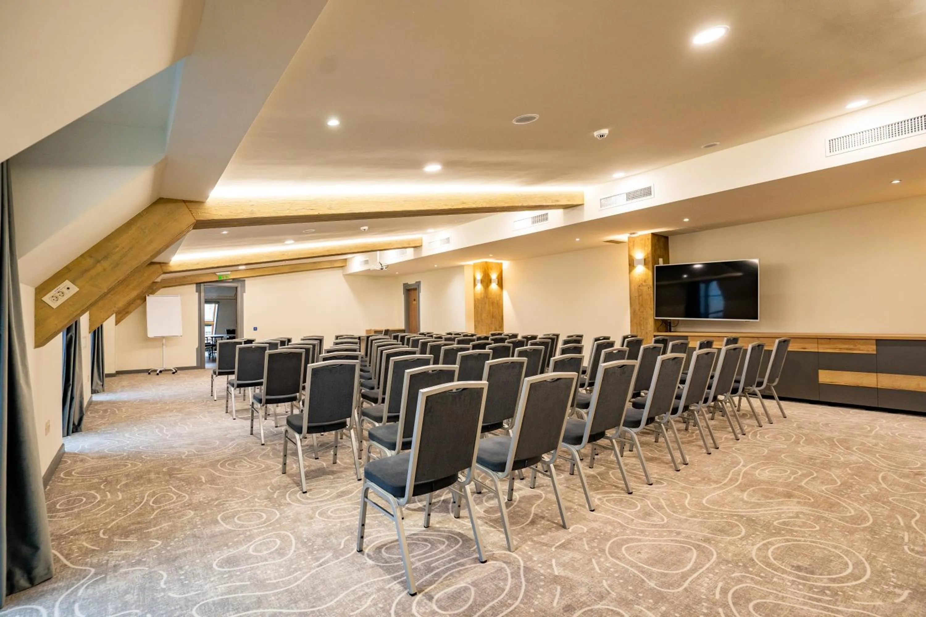 Business facilities in ATLAS Hotel