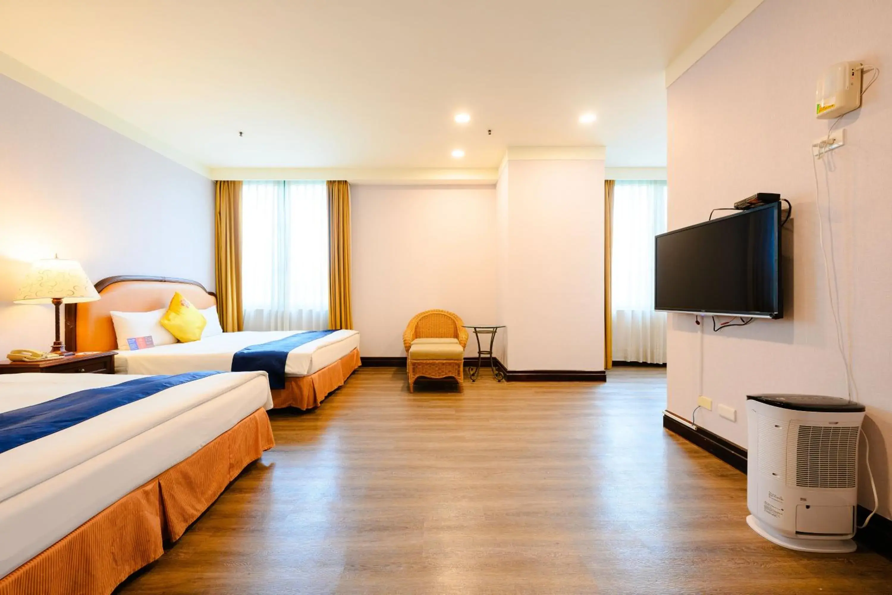 Deluxe Quadruple Room in Wei-Yat Grand Hotel Deluxe Quadruple Room in Wei-Yat Grand Hotel