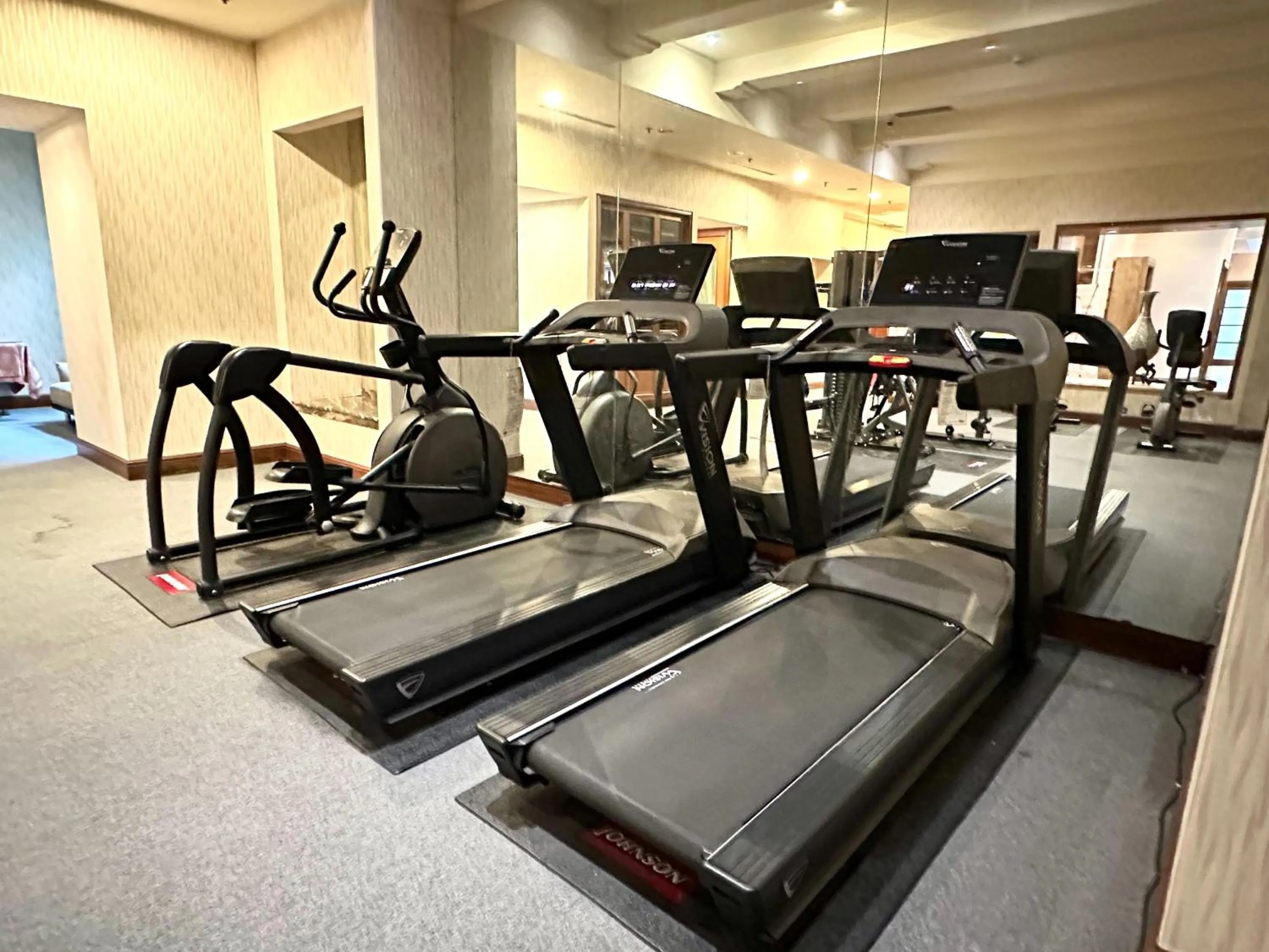 Fitness centre/facilities in Wei-Yat Grand Hotel