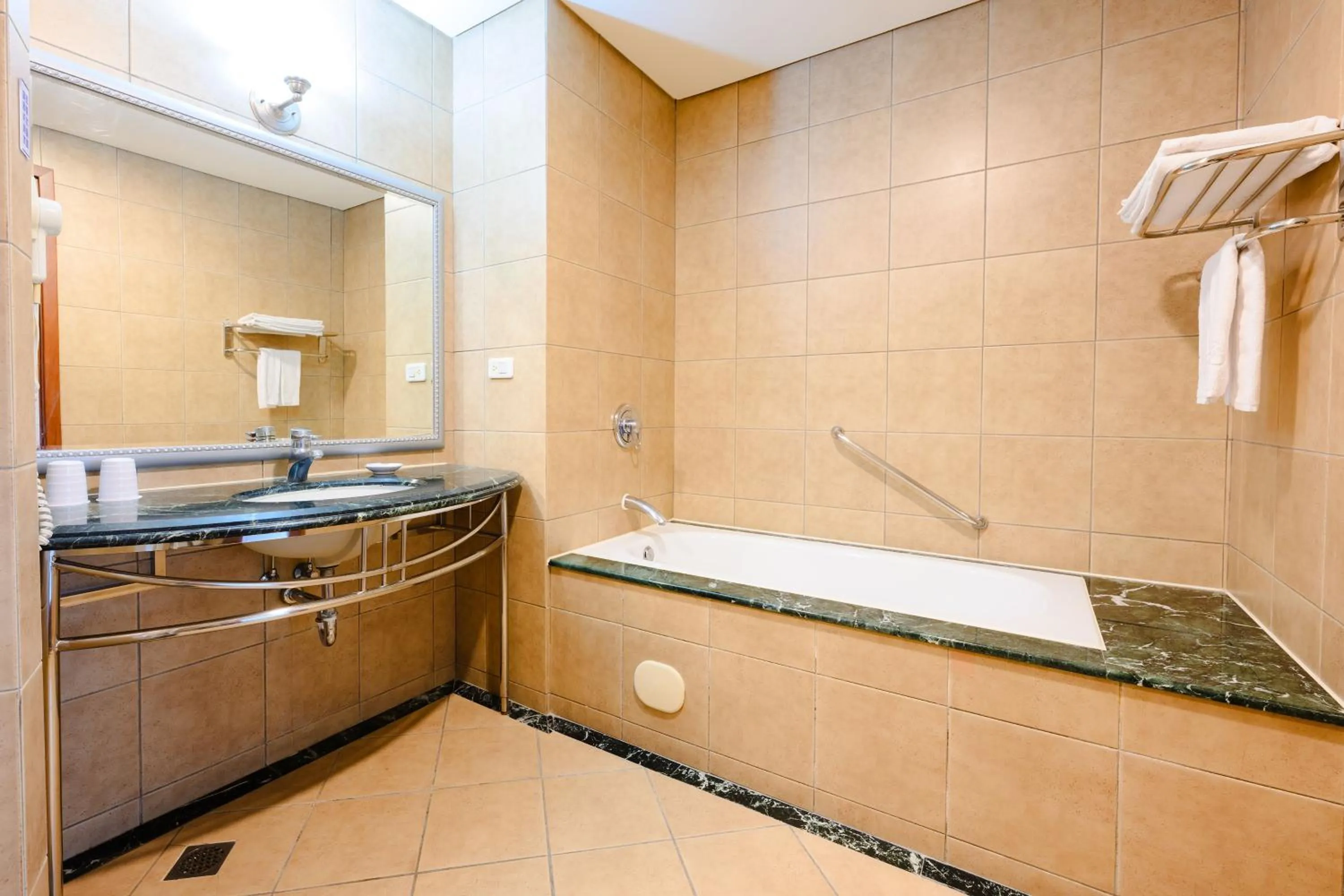 Bathroom in Wei-Yat Grand Hotel