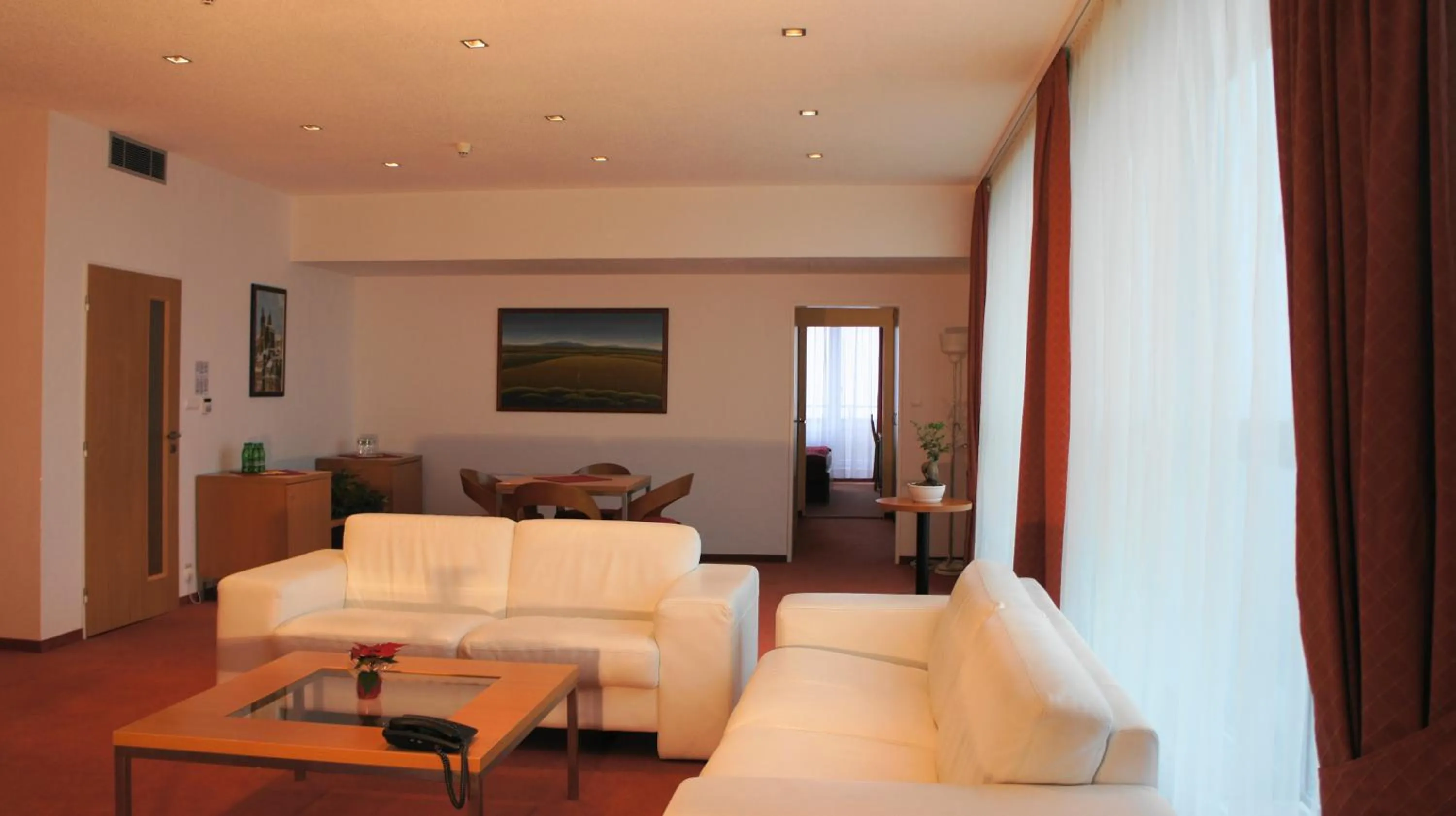 Living room in Avanti Hotel