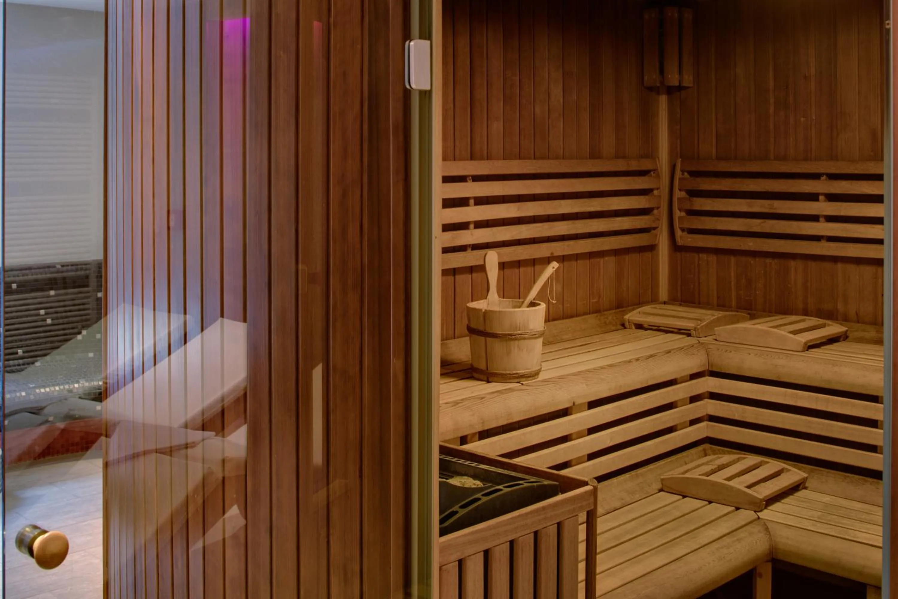 Sauna in Avanti Hotel