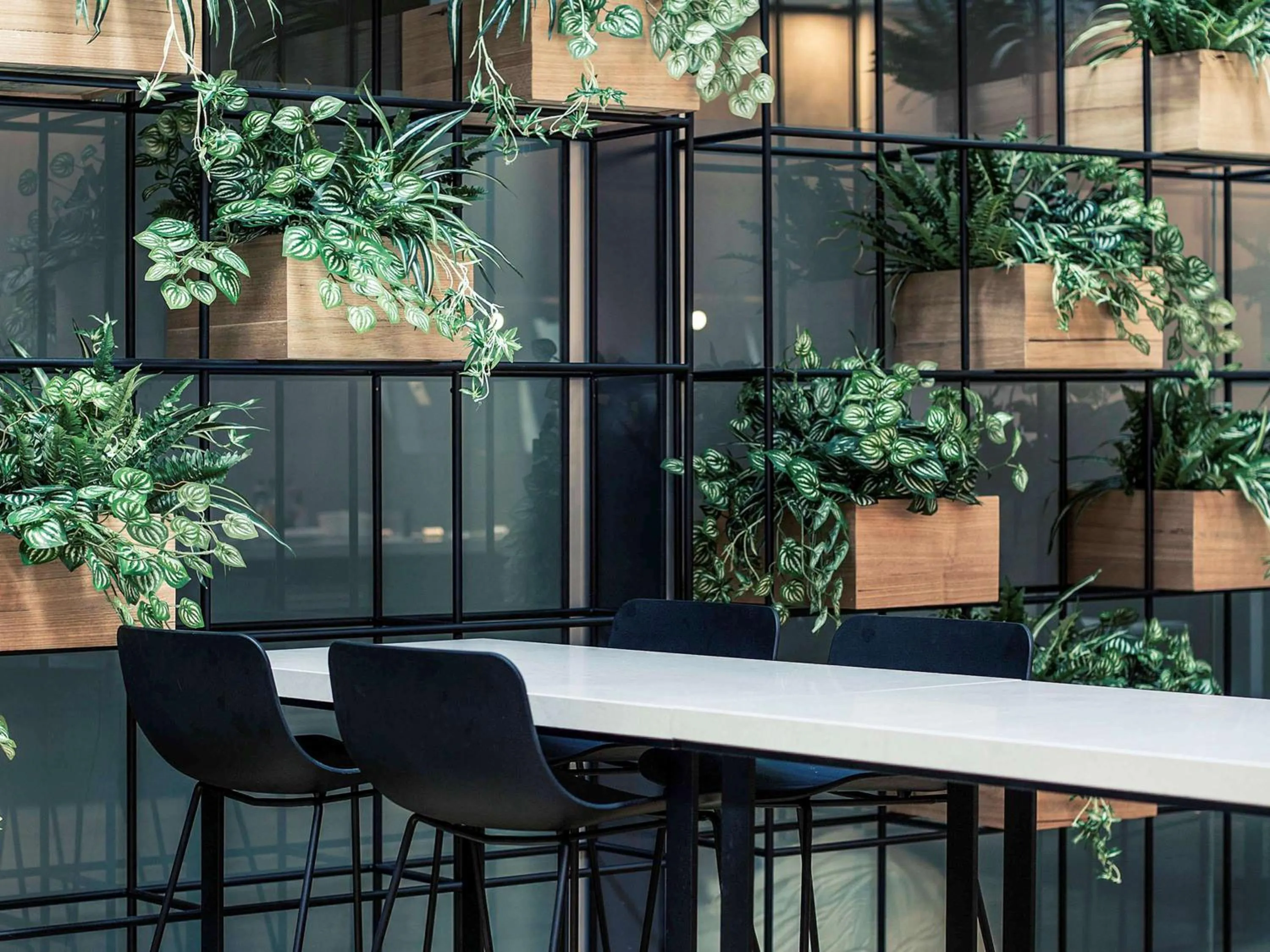 Restaurant/places to eat in Mercure Melbourne Therry Street