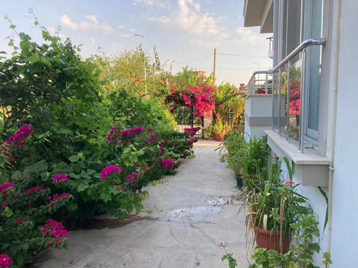 Garden in Dalaman Pansiyon & Family rooms