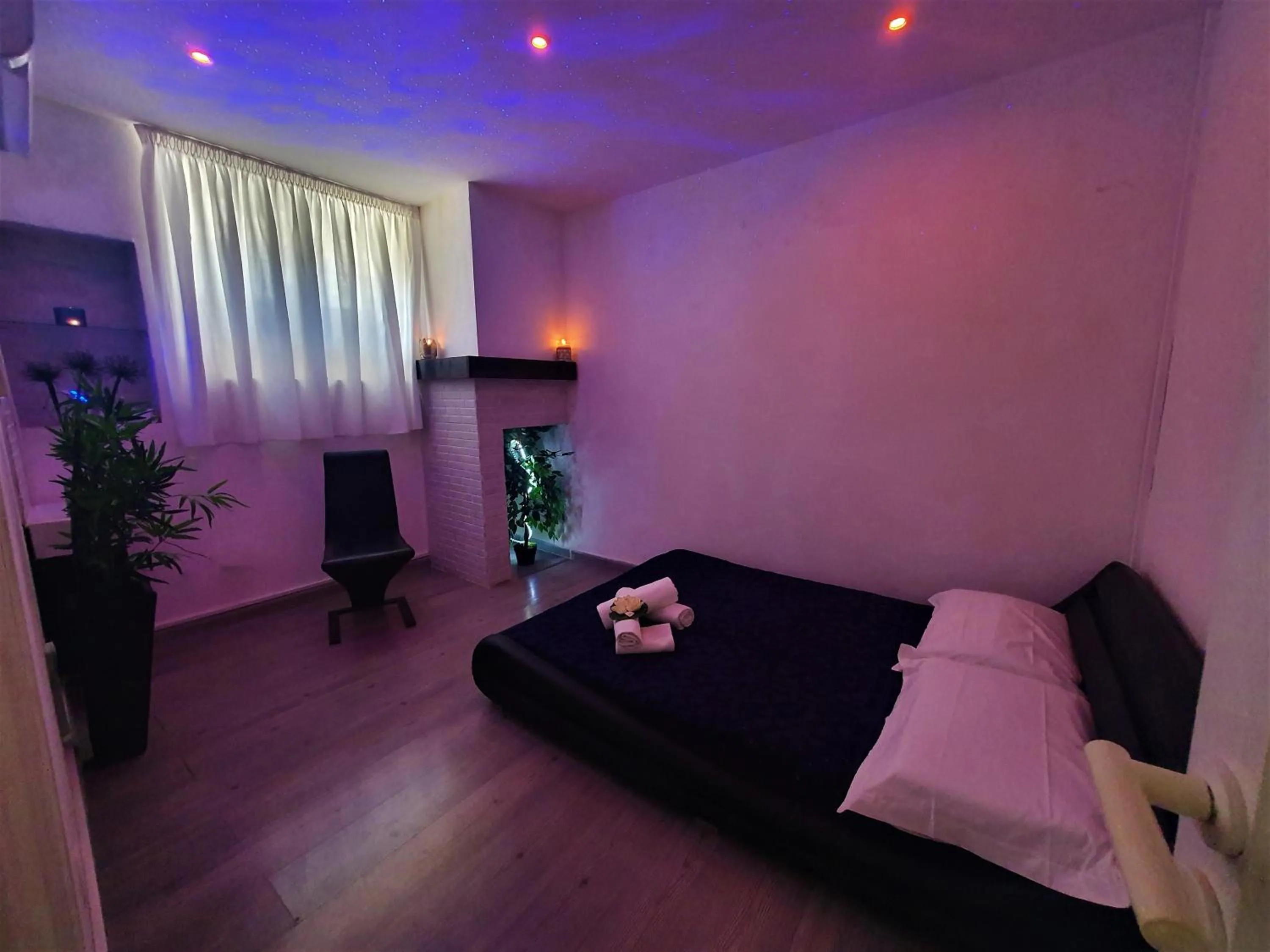 Bedroom, Bed in Alchimia Luxury Suites