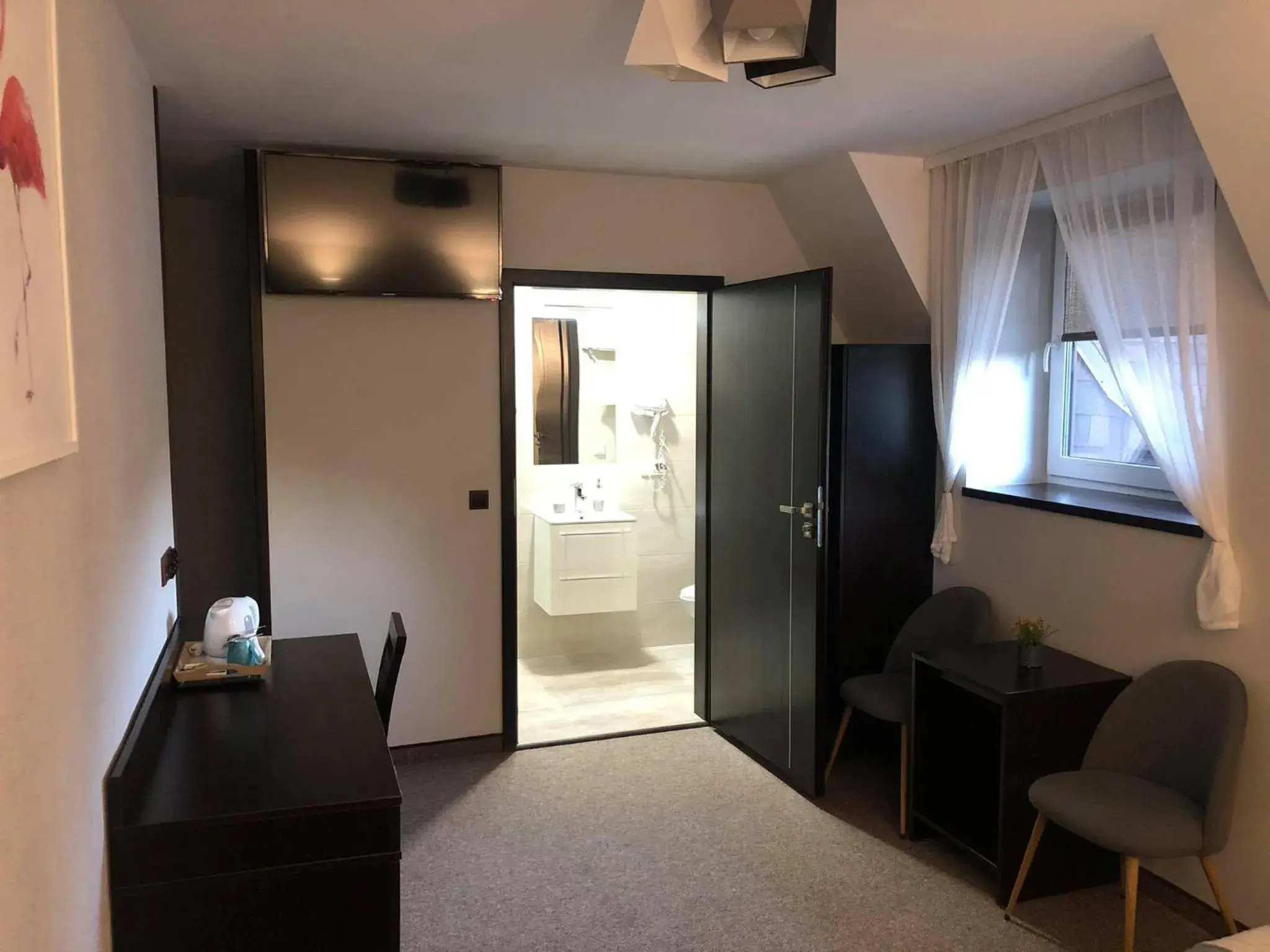 Deluxe Twin Room - single occupancy in Zajazd Podzamcze Deluxe Twin Room - single occupancy in Zajazd Podzamcze