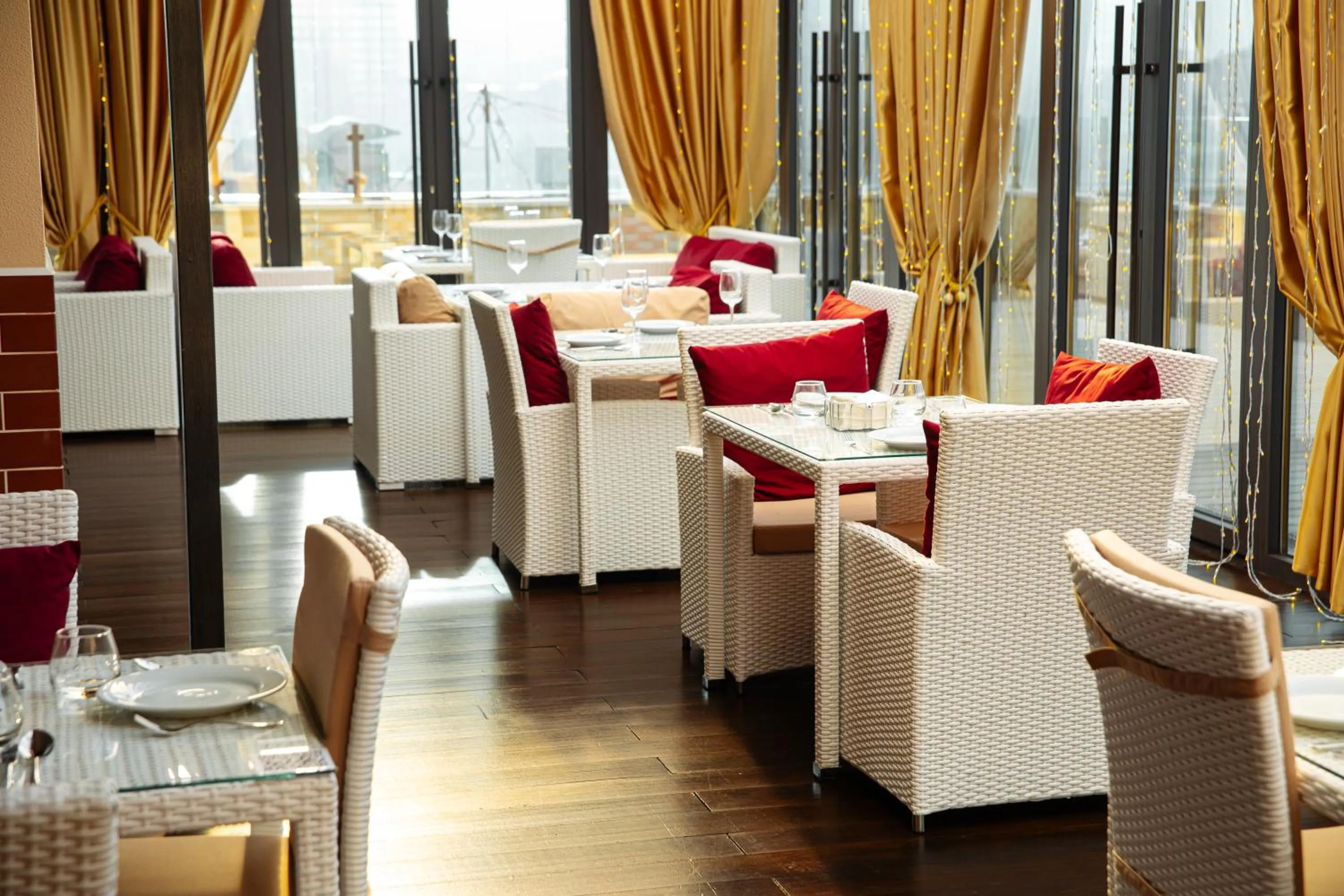 Restaurant/places to eat in Reikartz Sky Almaty