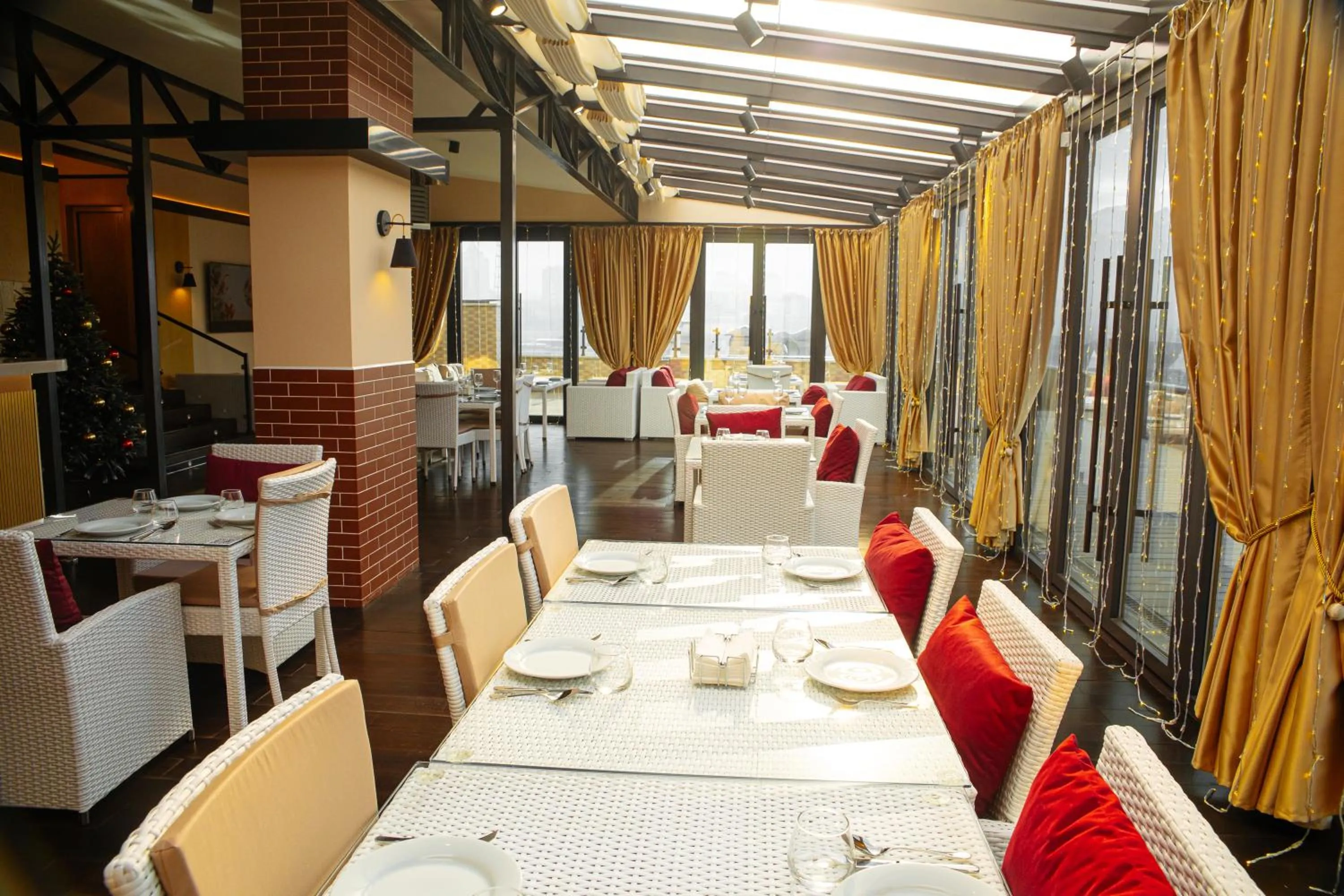 Restaurant/places to eat in Reikartz Sky Almaty