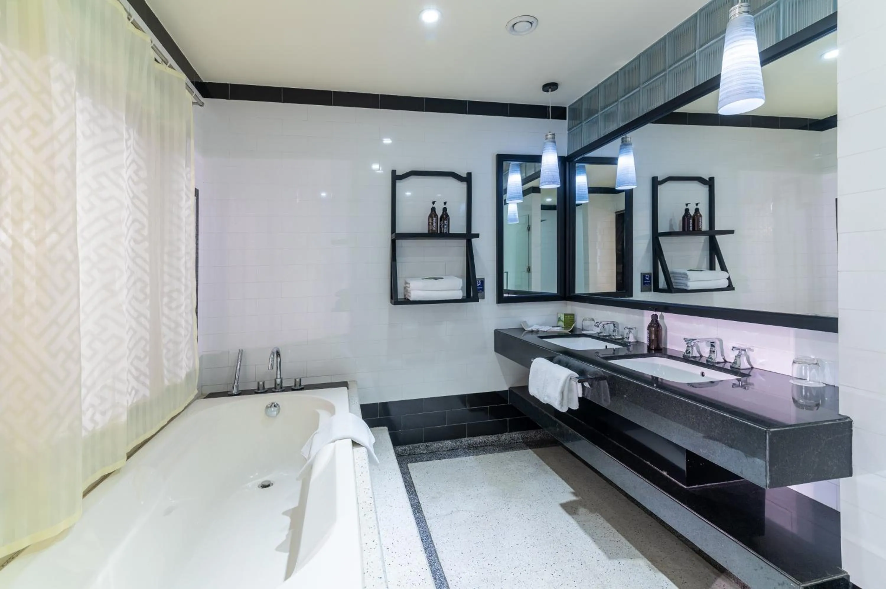 Bed in Villa Hue Hotel