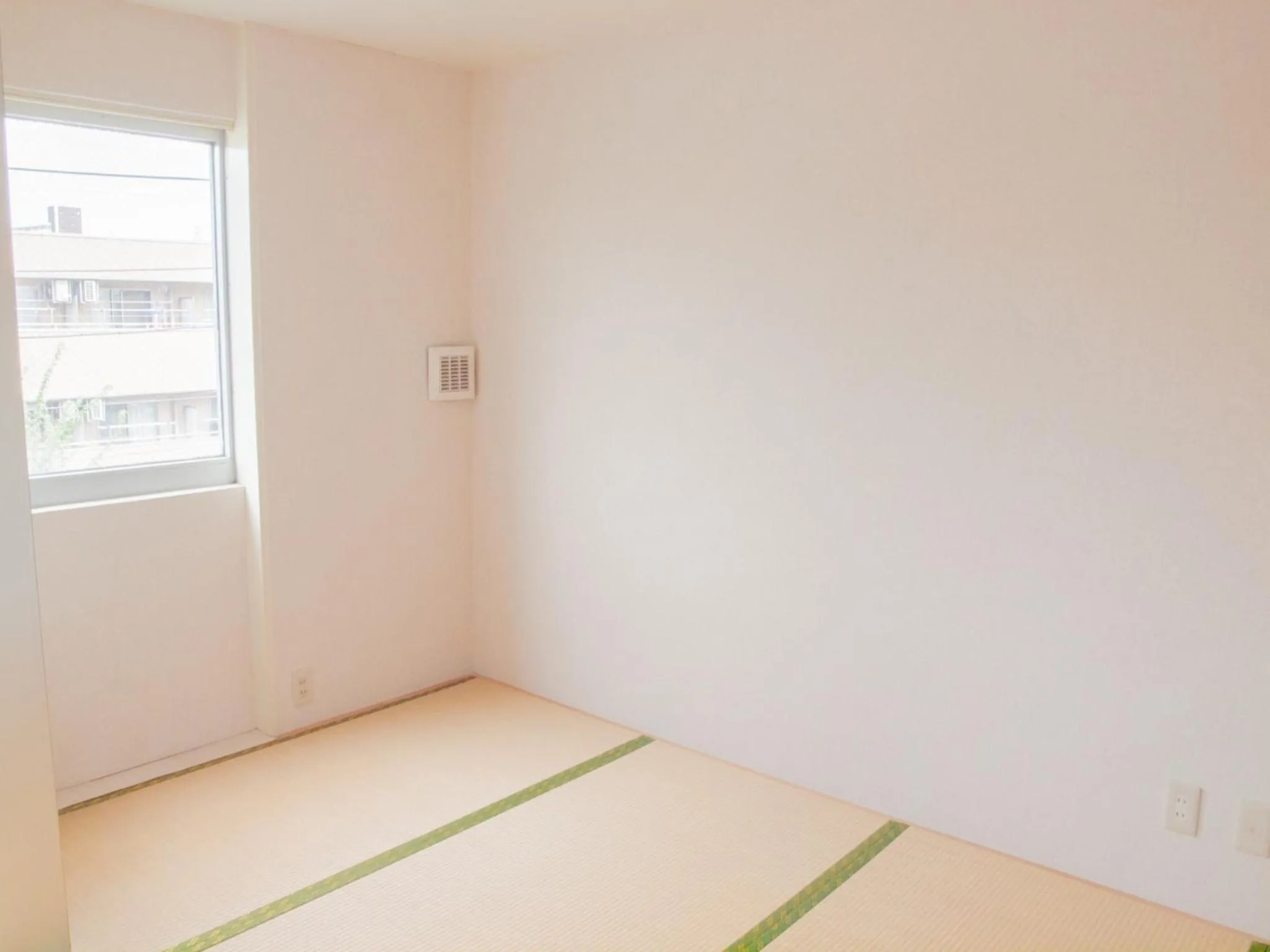 Decorative detail, Bed in Palette Takashimadaira guest house