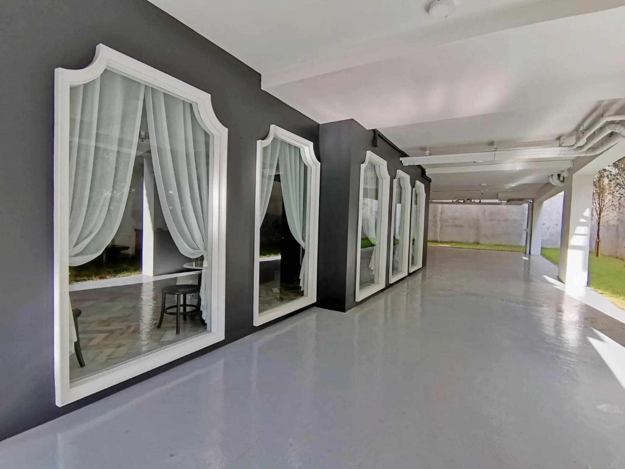 Parking in The Lantern Hatyai Hotel