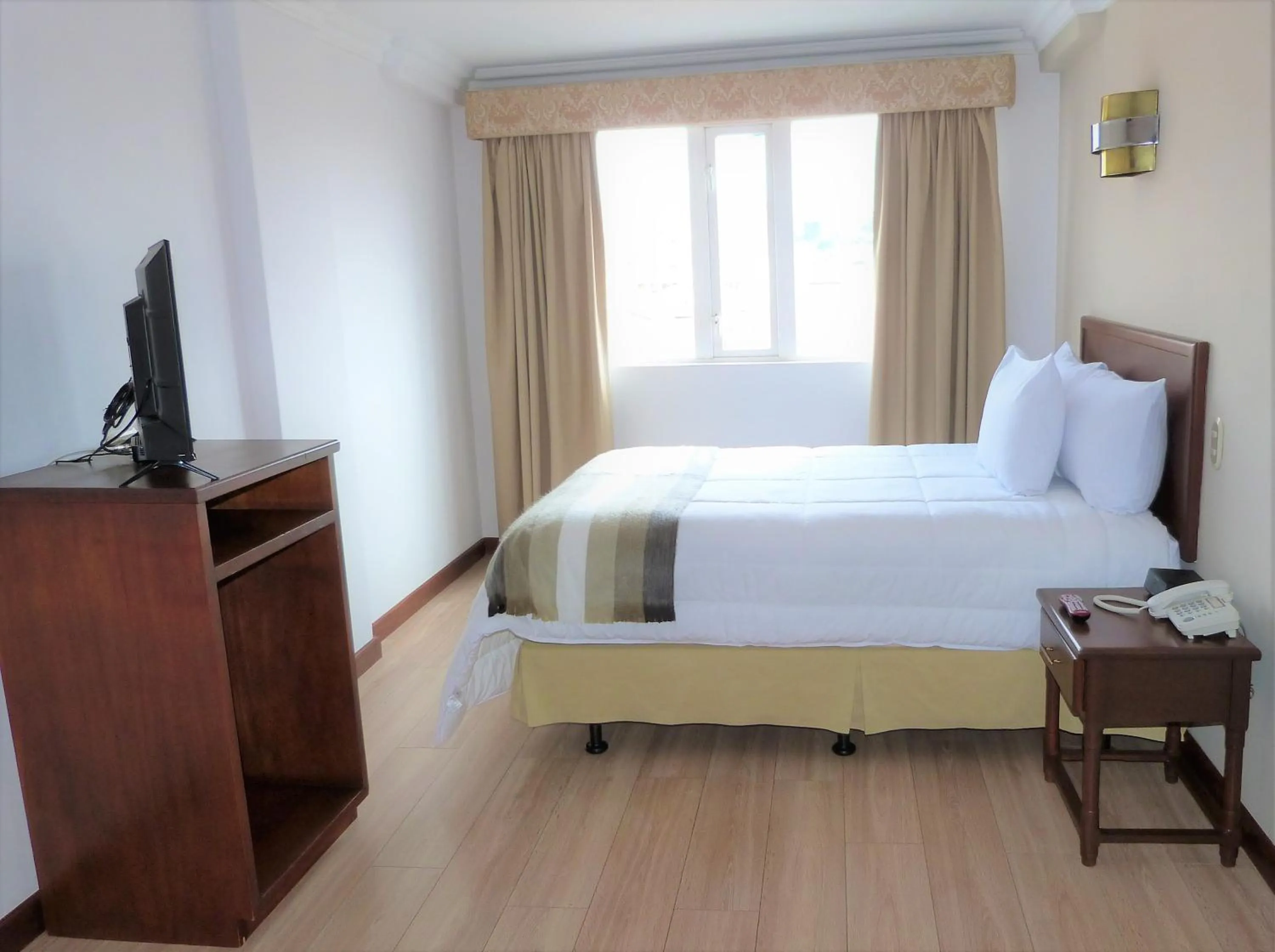 Photo of the whole room, Bed in Hotel El Conquistador