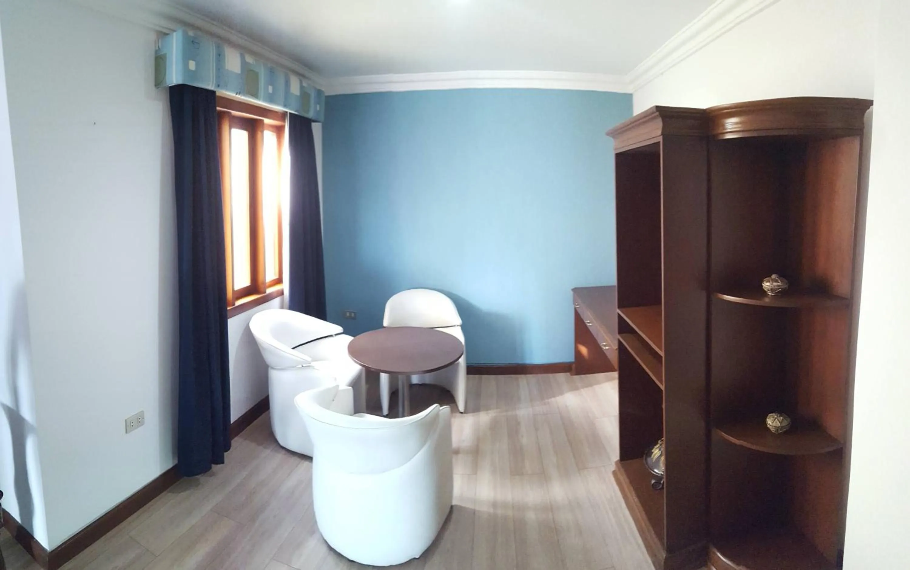 Seating area in Hotel El Conquistador