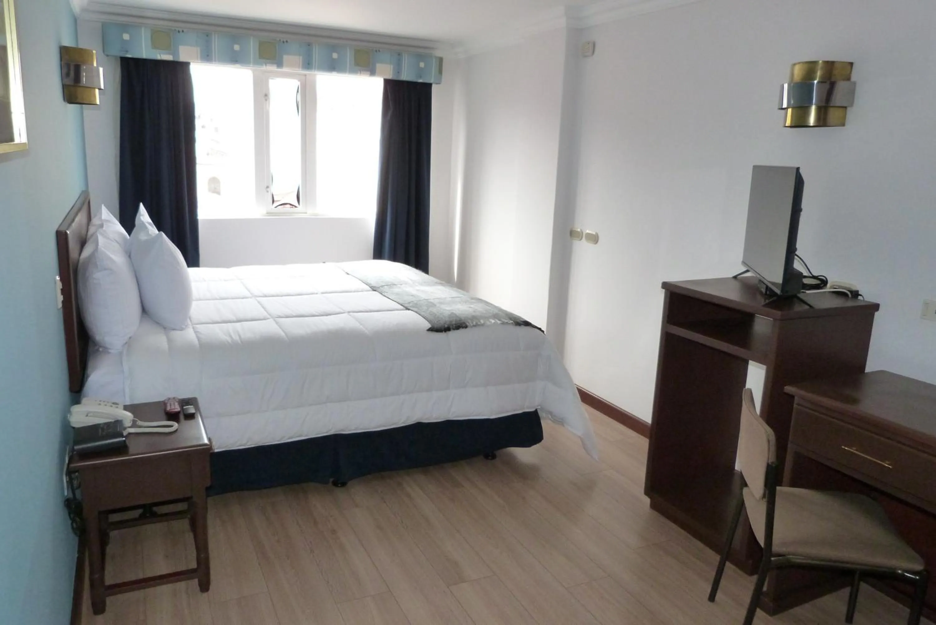 Photo of the whole room, Bed in Hotel El Conquistador